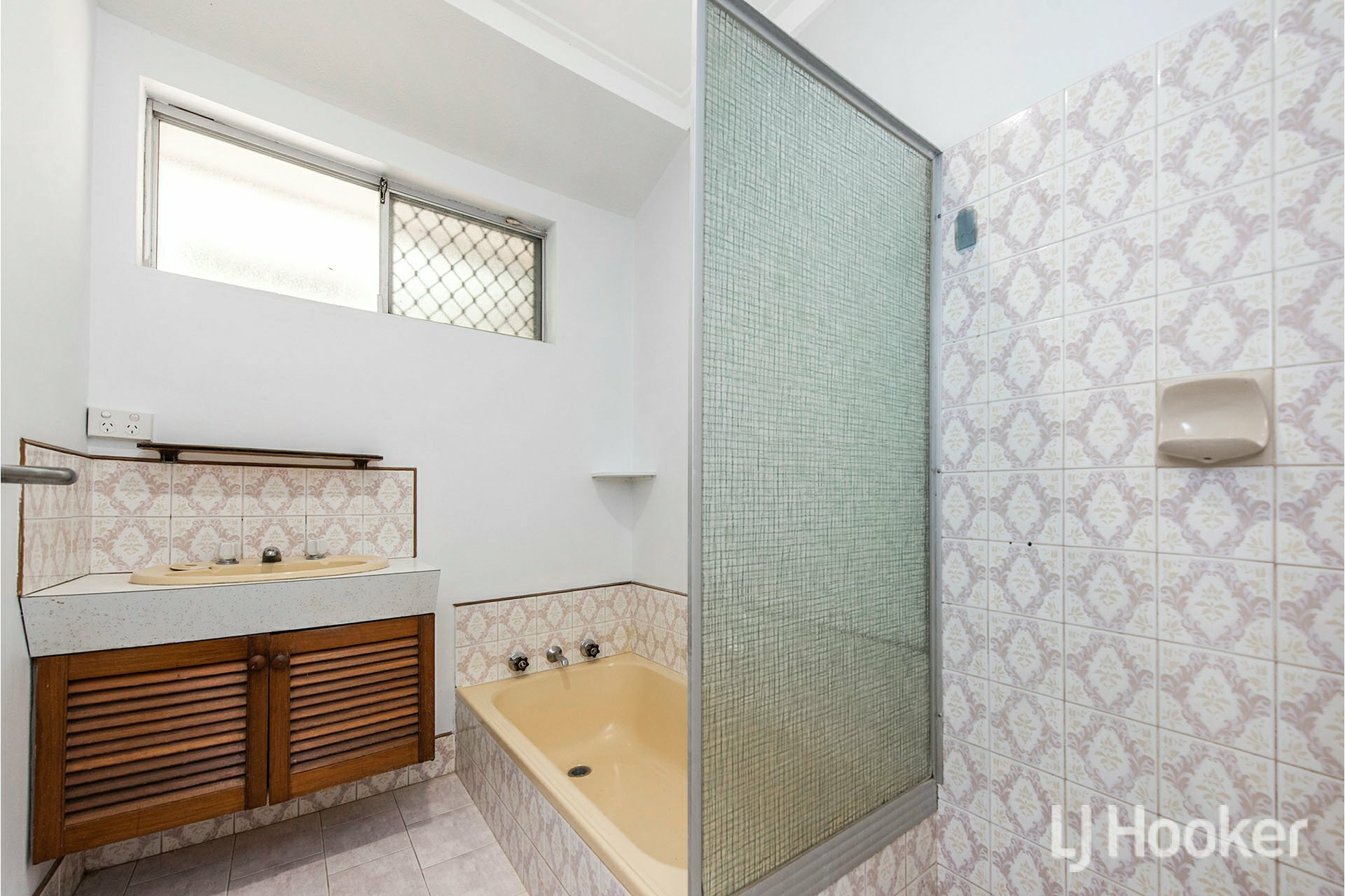 73 Glyndebourne Avenue, THORNLIE