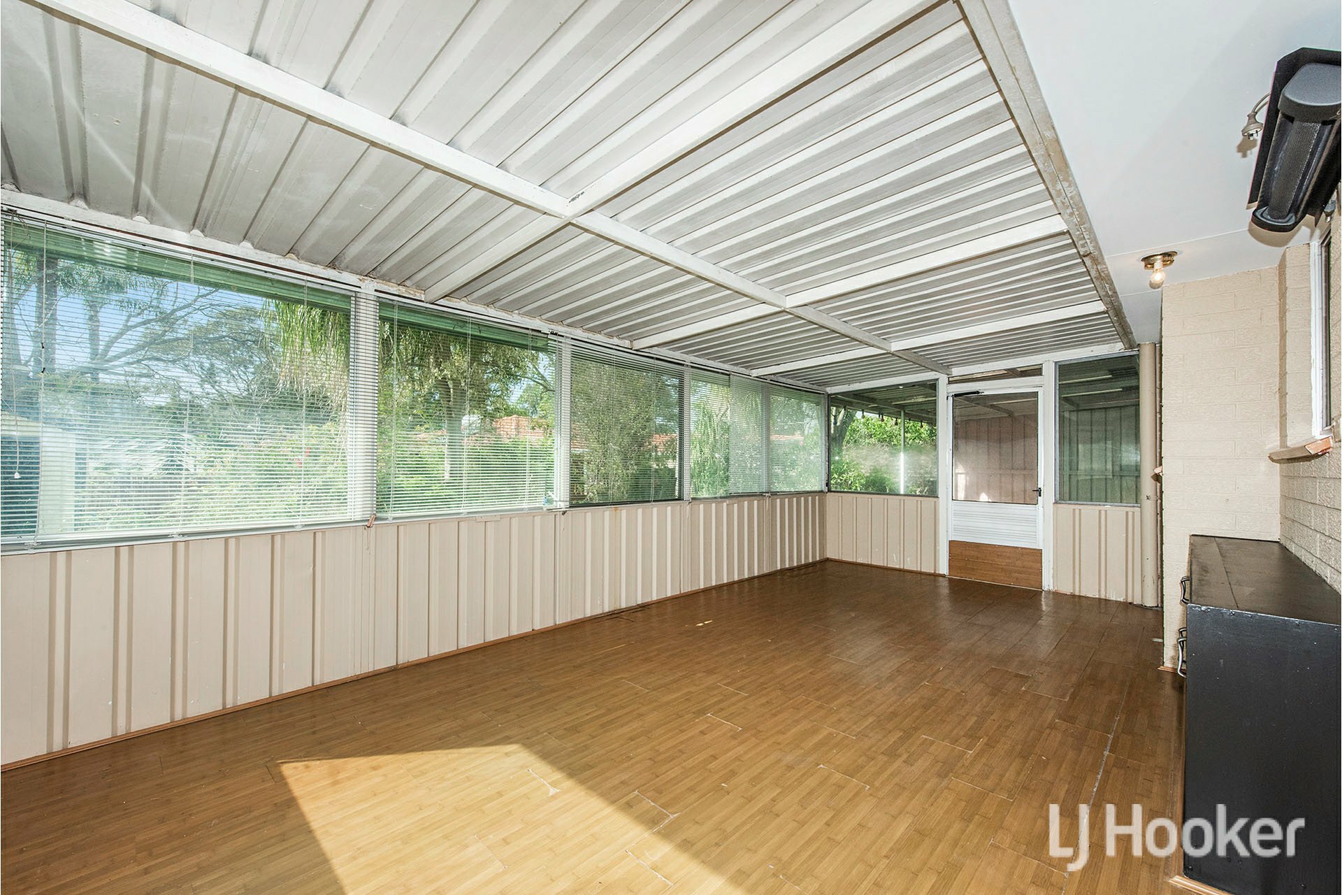 73 Glyndebourne Avenue, THORNLIE