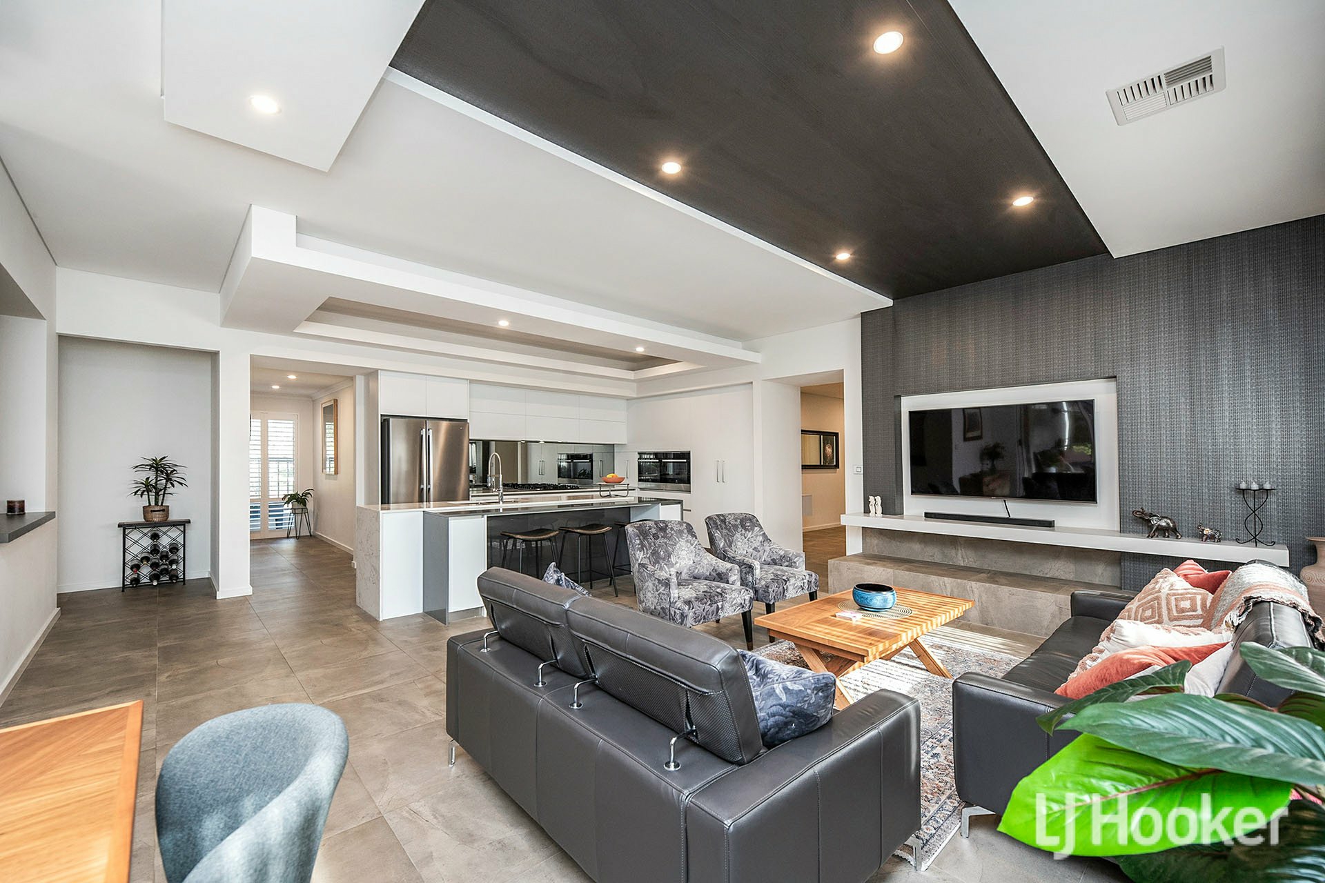 33 Northgate Promenade, BUSHMEAD
