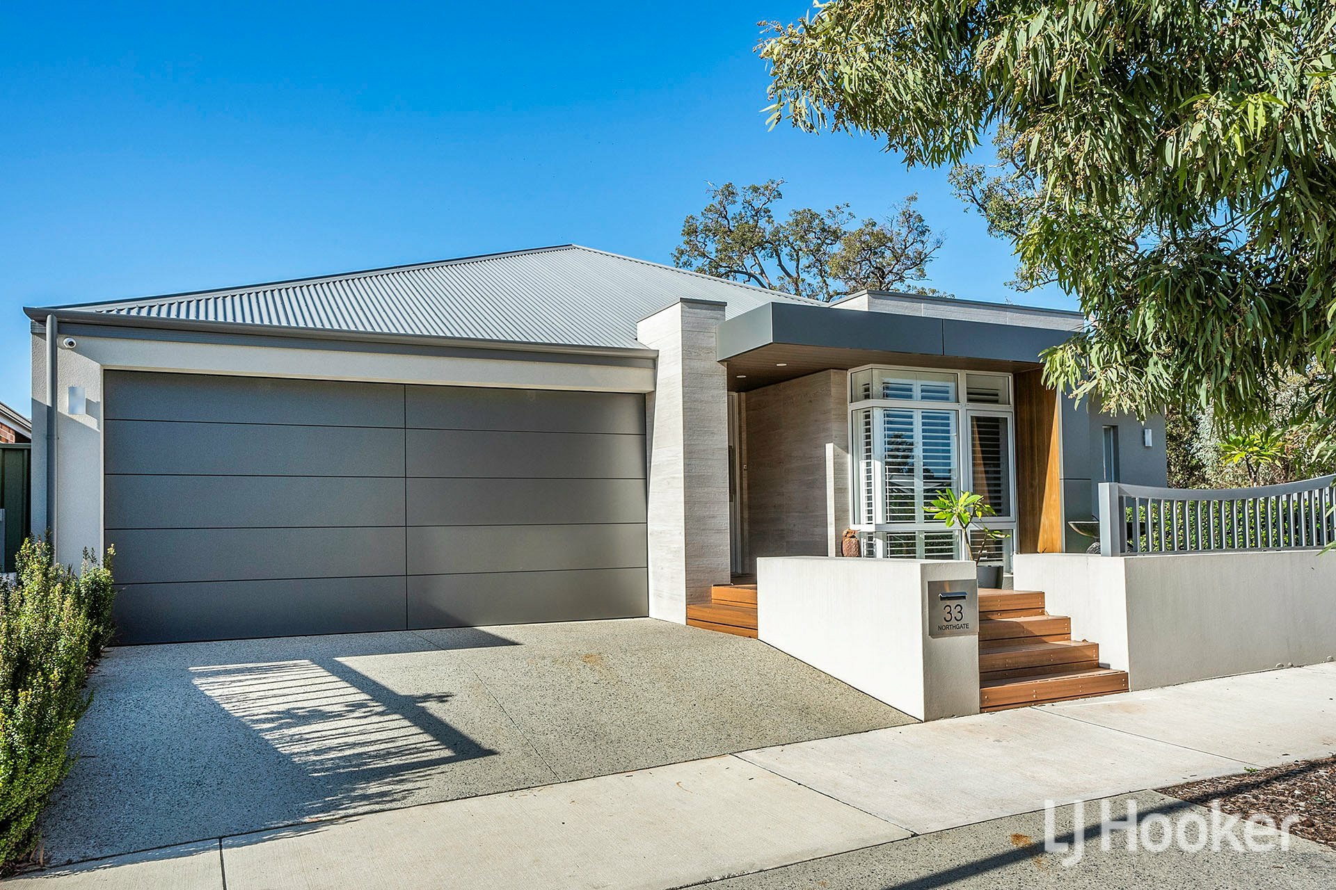 33 Northgate Promenade, BUSHMEAD