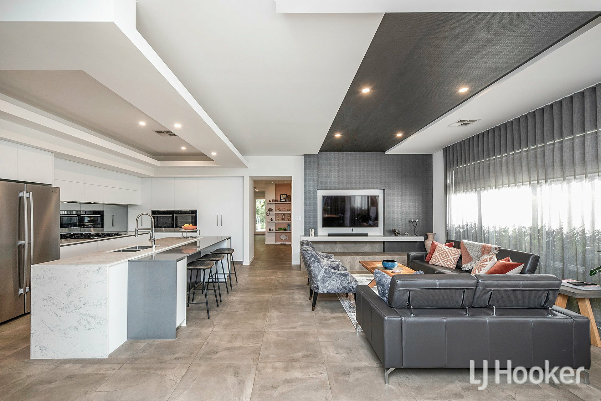 33 Northgate Promenade, BUSHMEAD