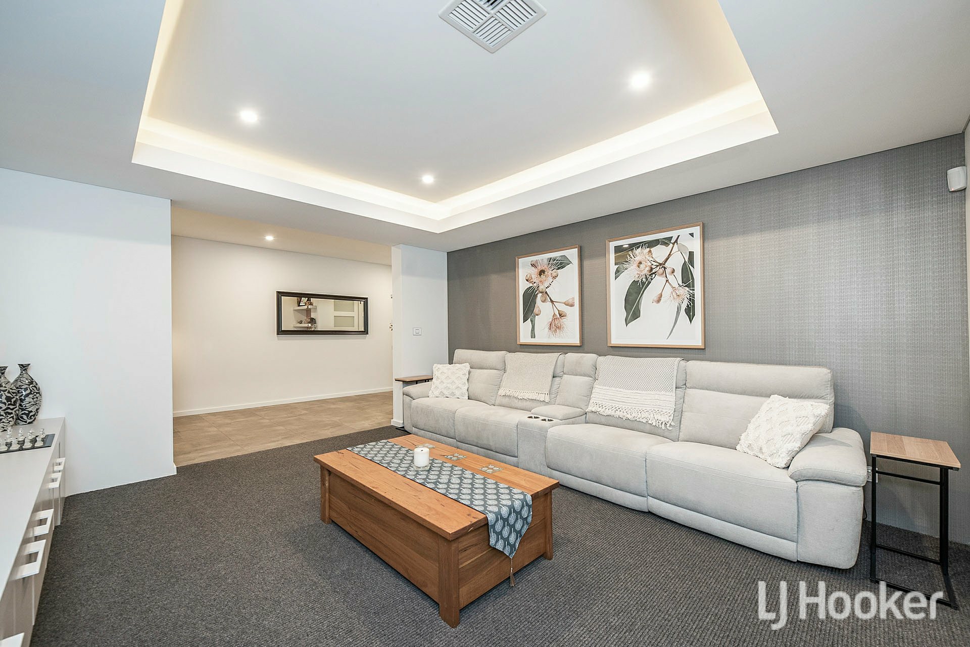 33 Northgate Promenade, BUSHMEAD