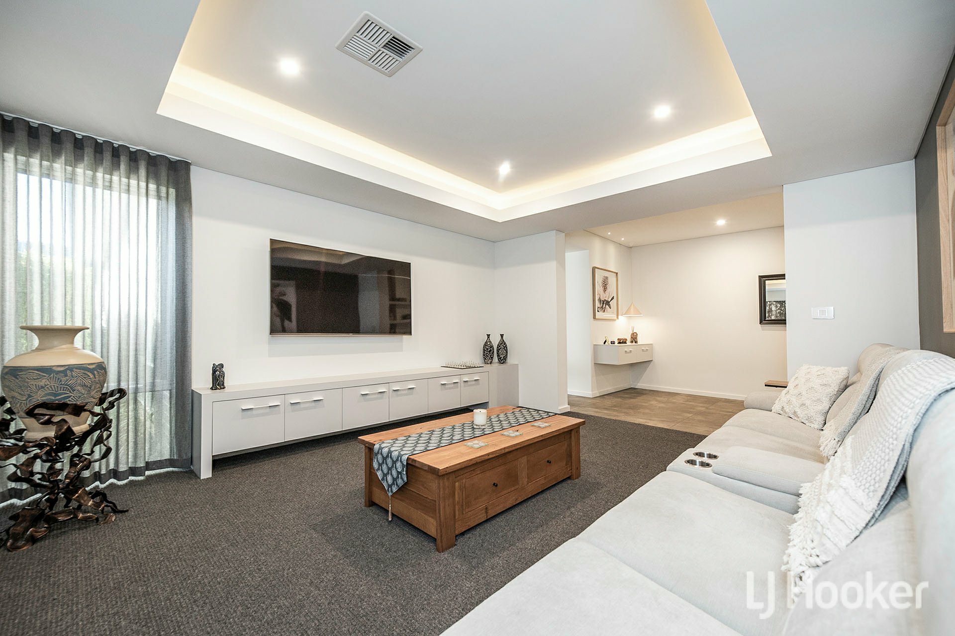 33 Northgate Promenade, BUSHMEAD