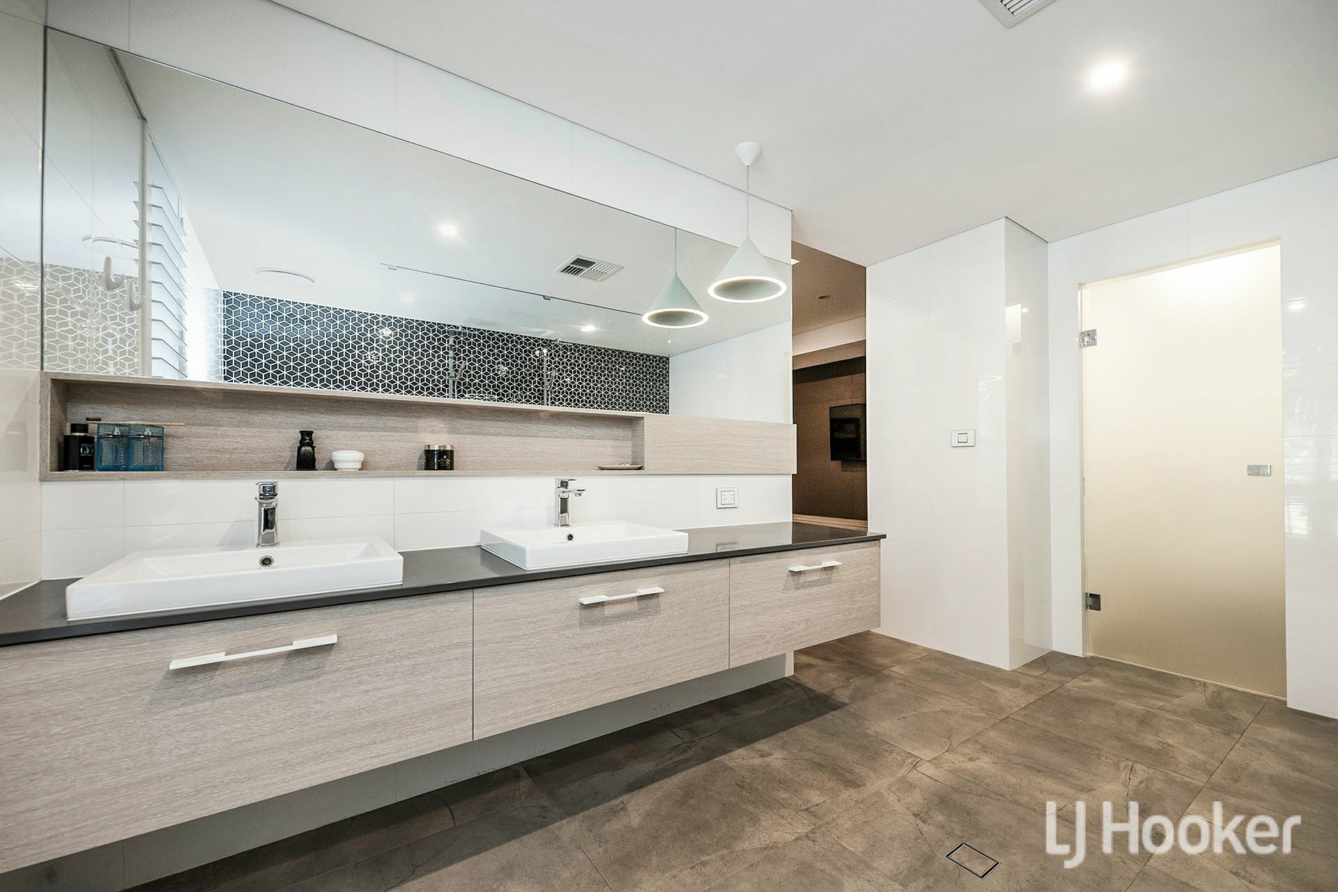 33 Northgate Promenade, BUSHMEAD