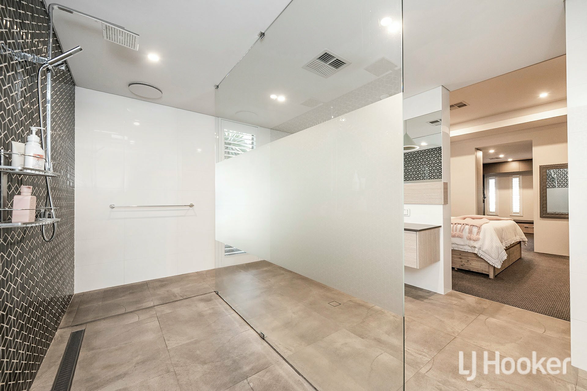 33 Northgate Promenade, BUSHMEAD