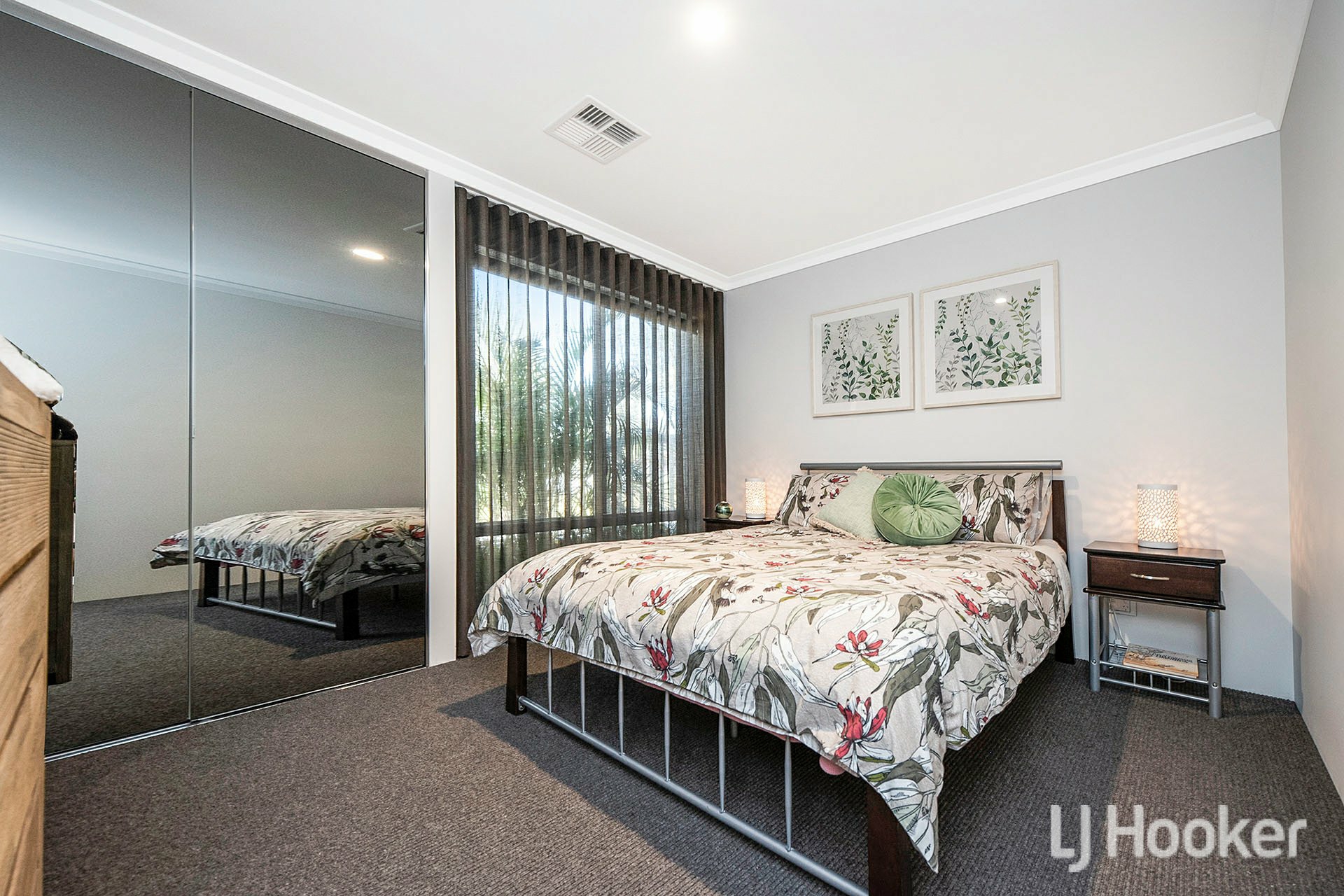 33 Northgate Promenade, BUSHMEAD
