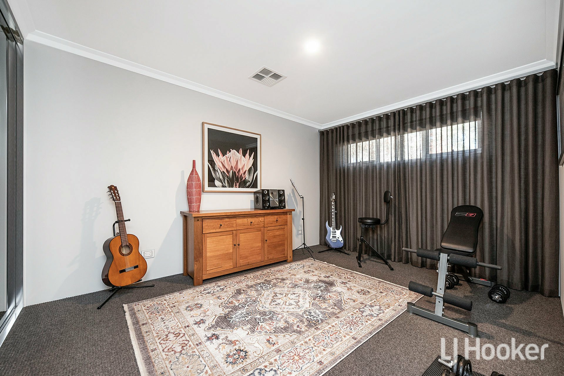 33 Northgate Promenade, BUSHMEAD