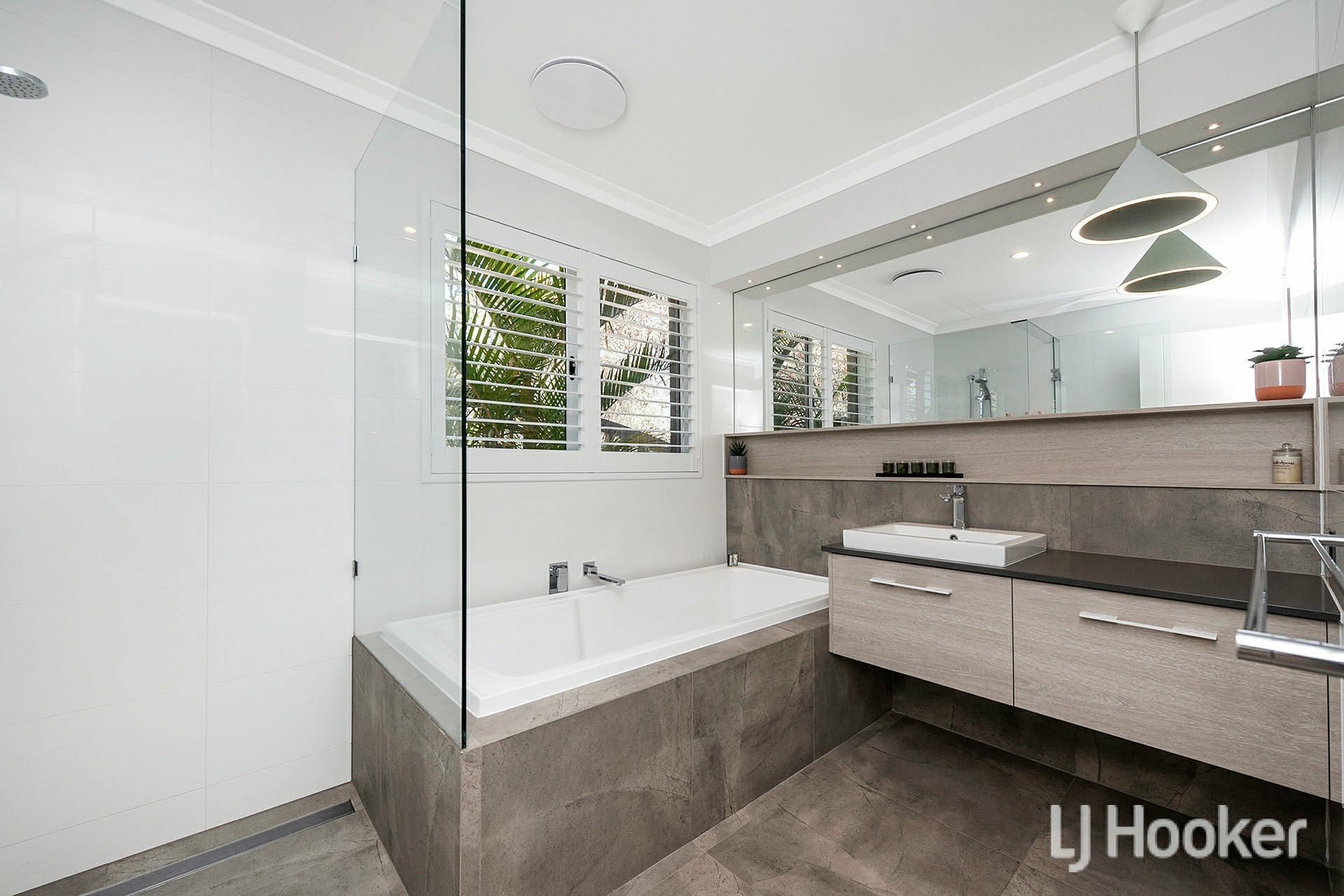 33 Northgate Promenade, BUSHMEAD