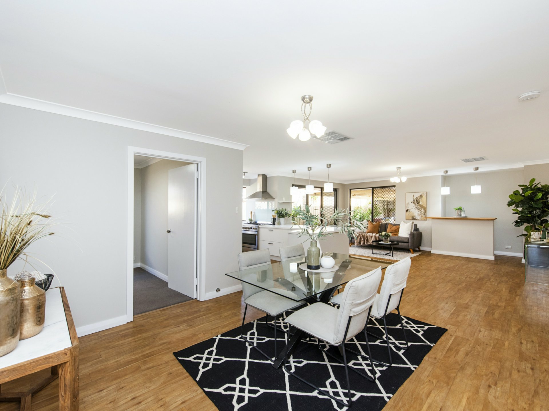 11 Bottlebrush Drive, THORNLIE