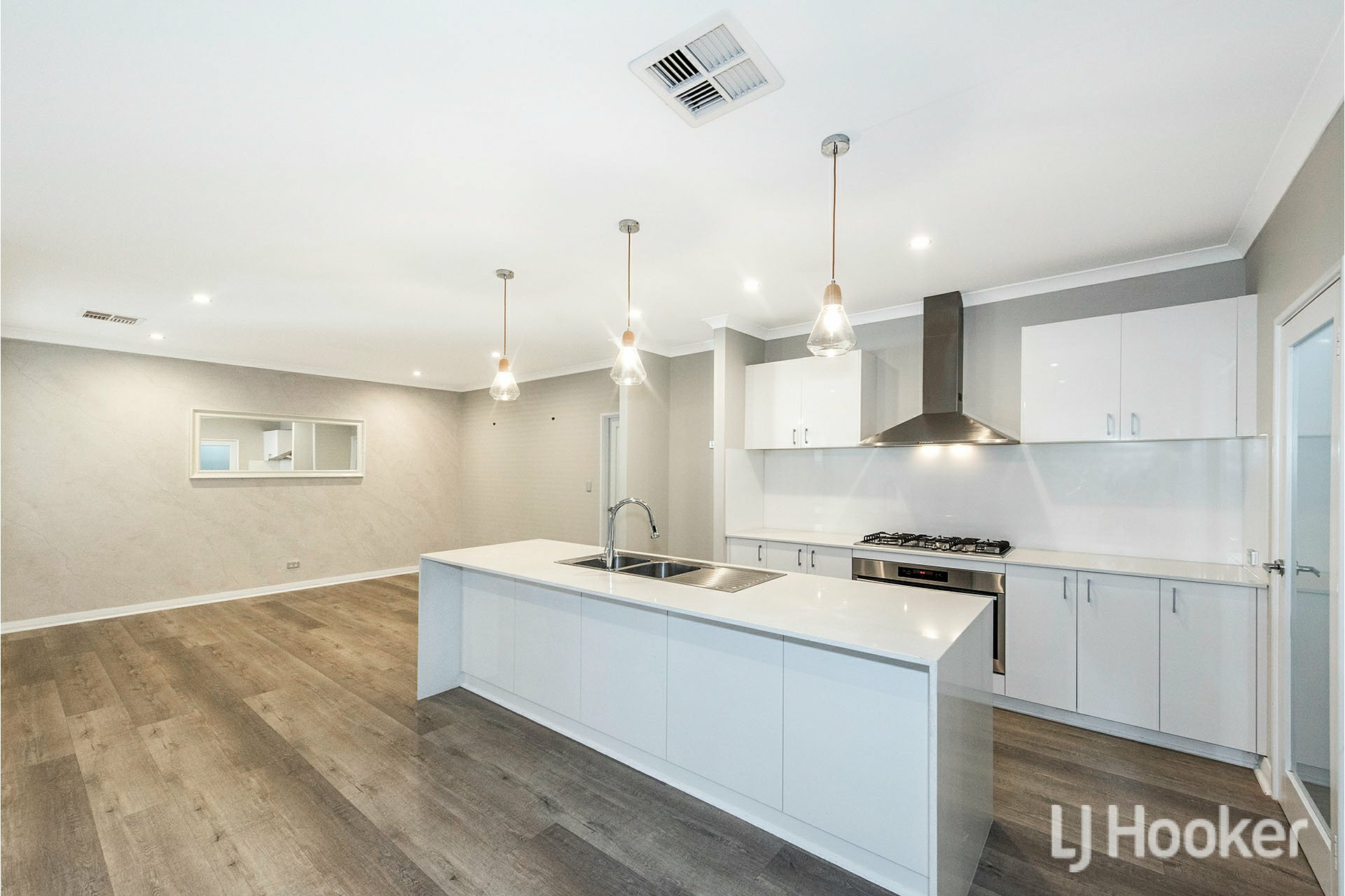 9 Calamocha Way, PIARA WATERS