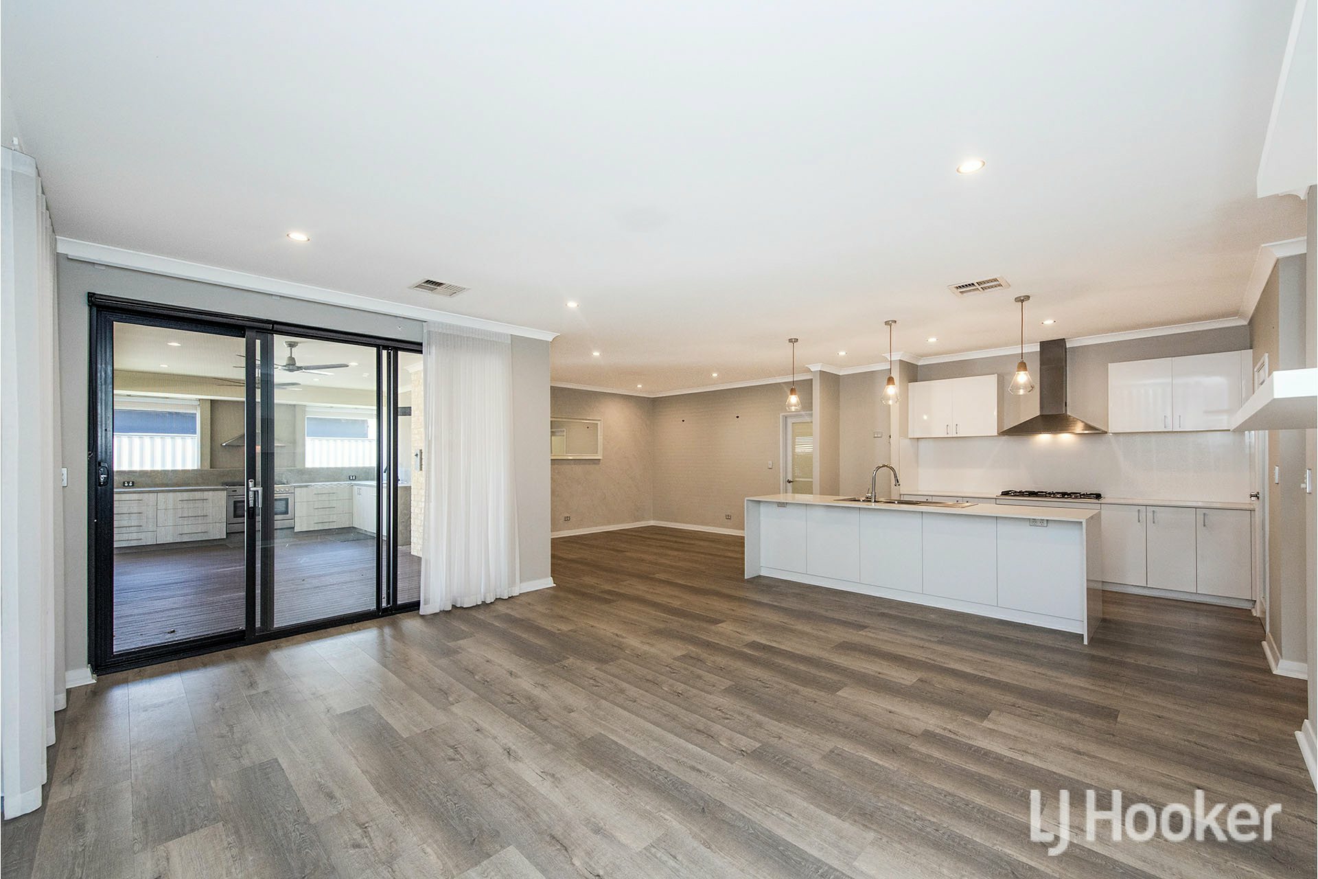9 Calamocha Way, PIARA WATERS