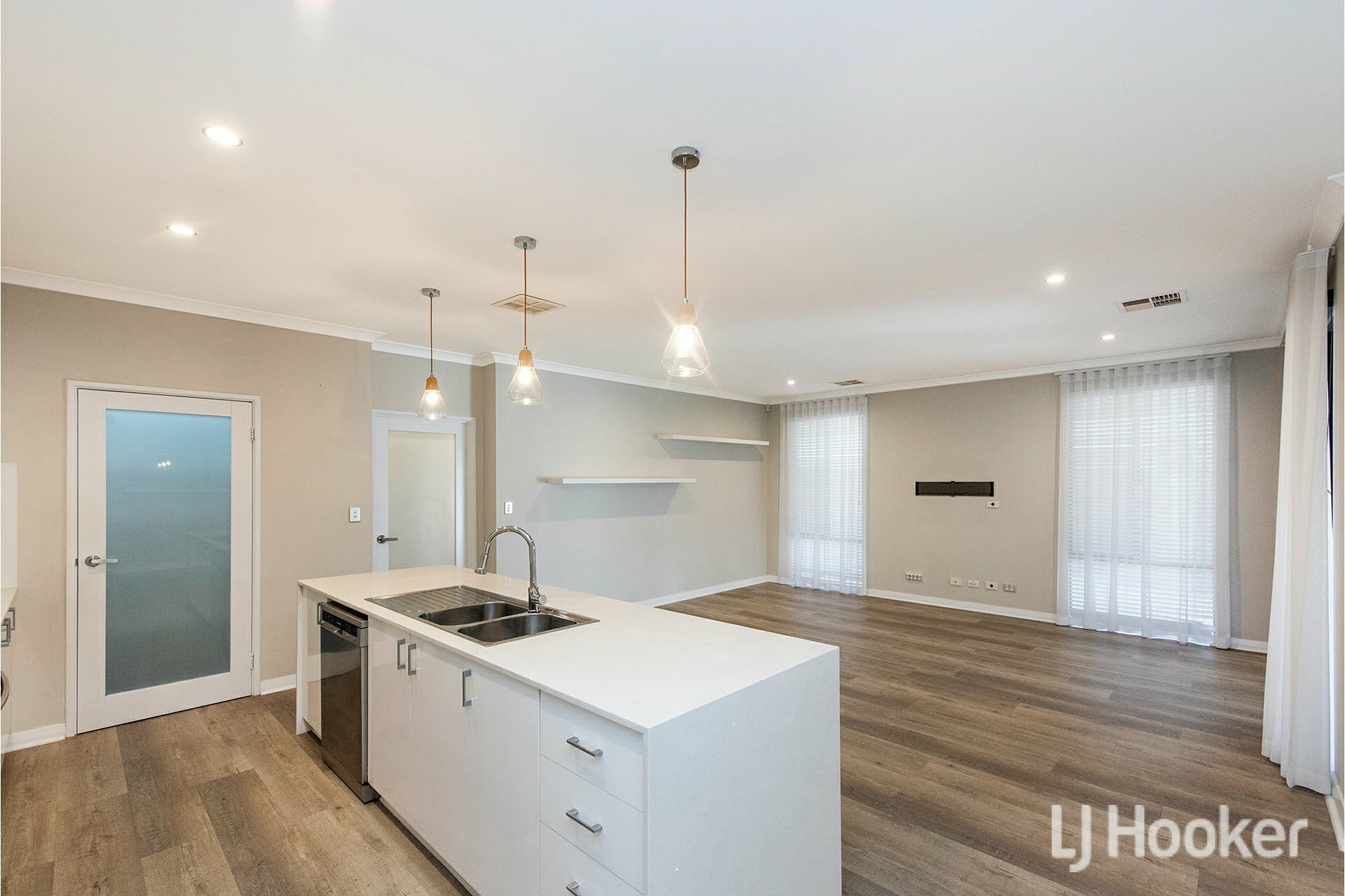 9 Calamocha Way, PIARA WATERS