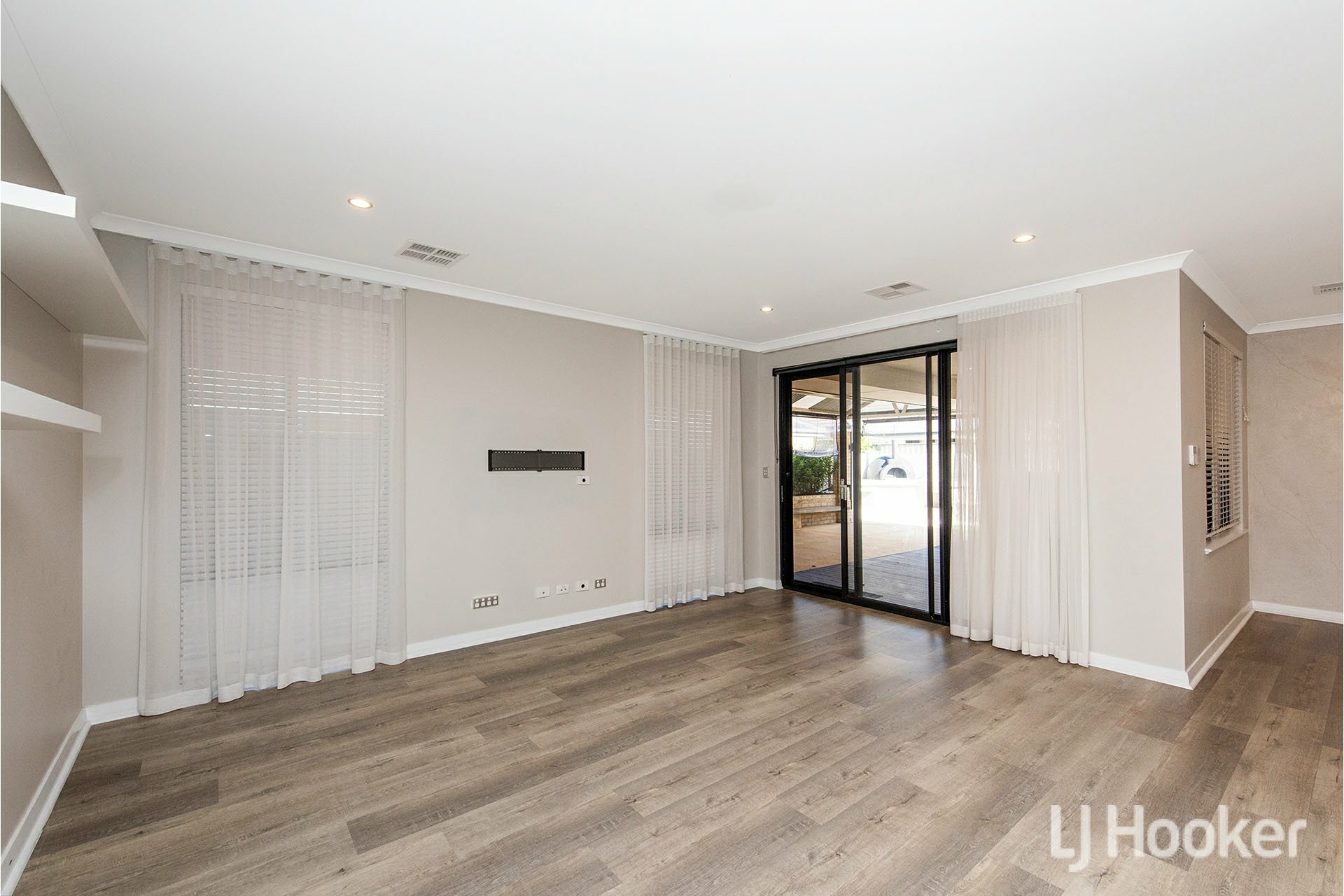 9 Calamocha Way, PIARA WATERS