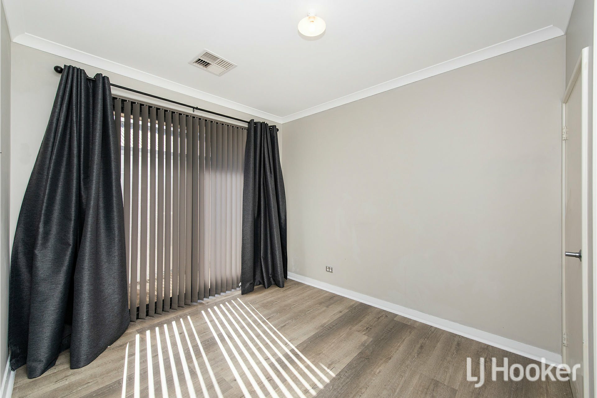 9 Calamocha Way, PIARA WATERS