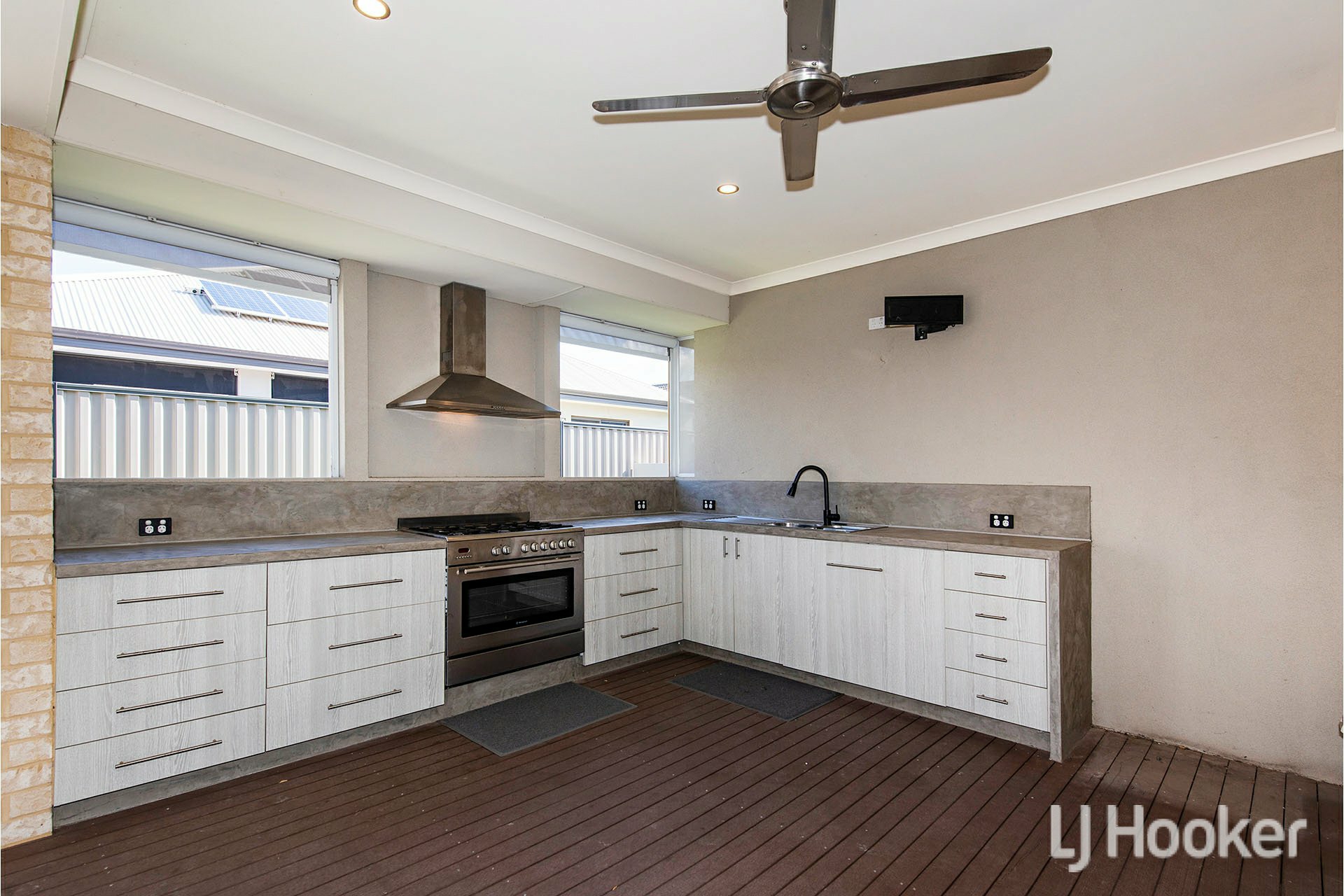 9 Calamocha Way, PIARA WATERS