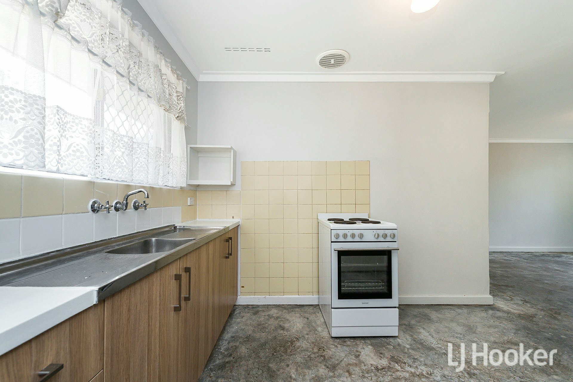 65B Lester Drive, THORNLIE