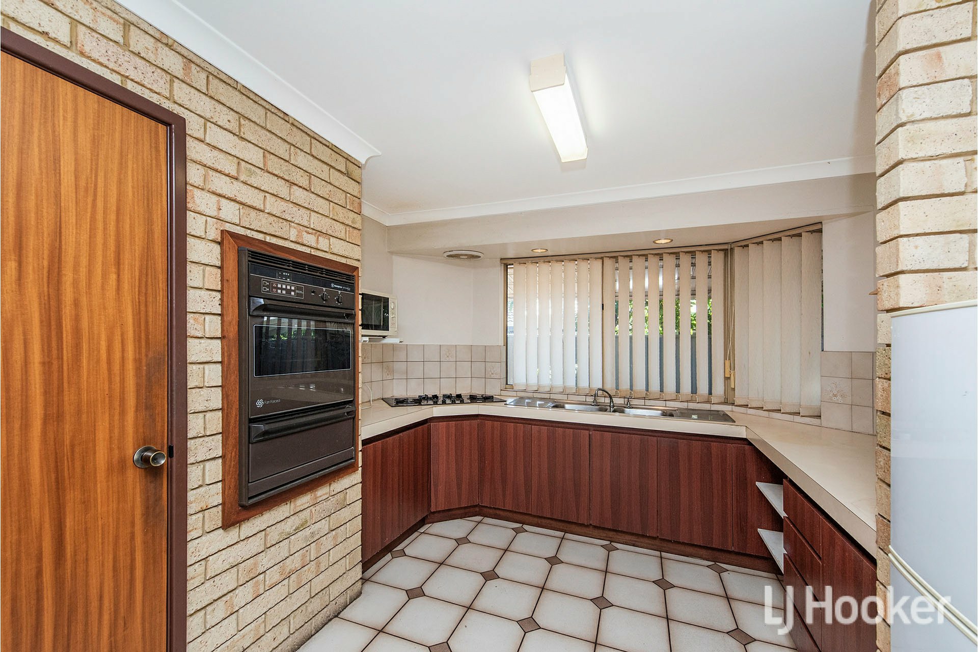 16 Geographe Way, THORNLIE