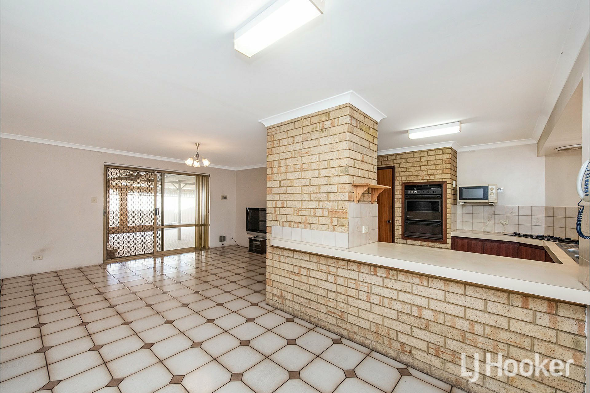 16 Geographe Way, THORNLIE