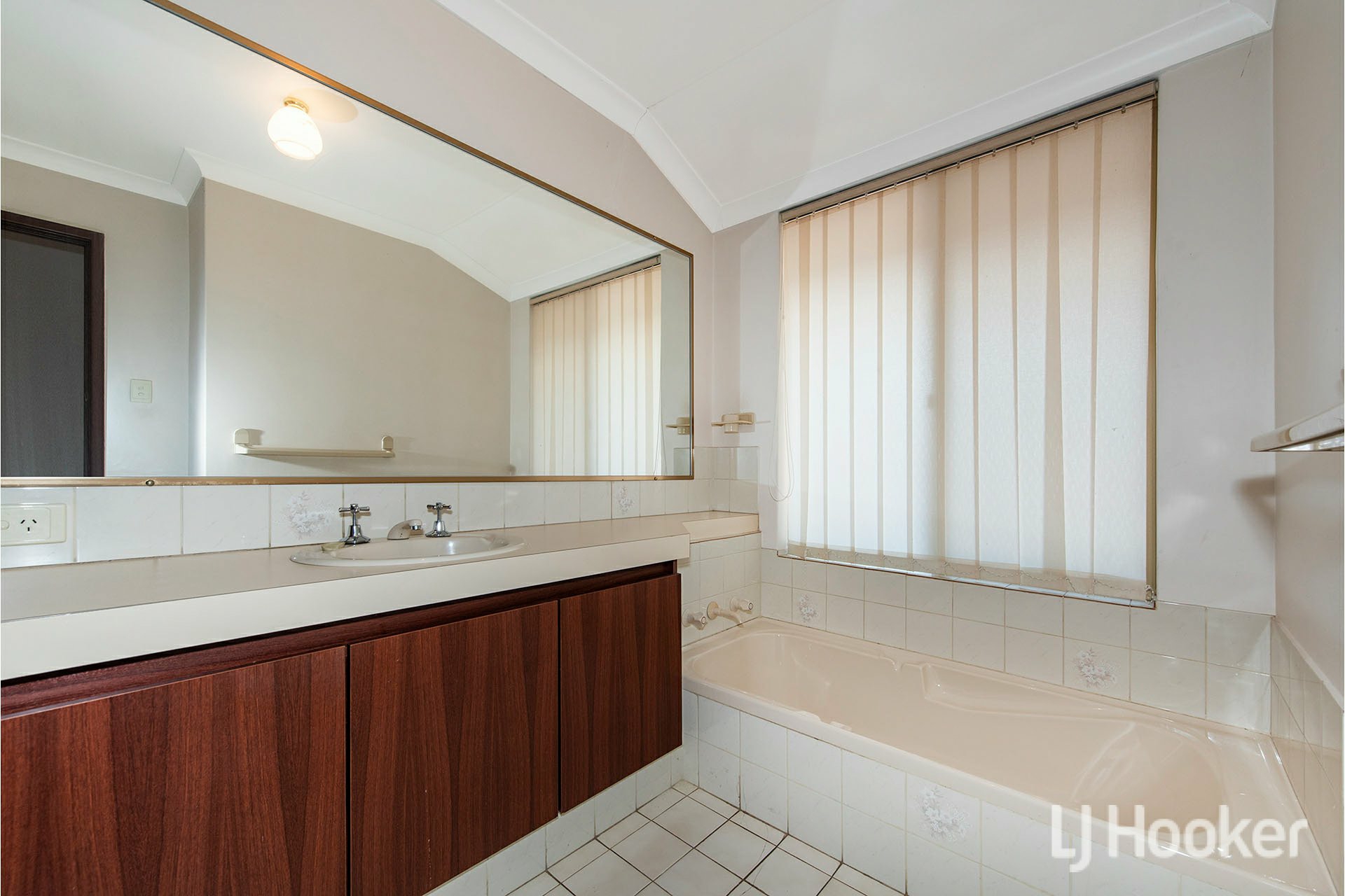 16 Geographe Way, THORNLIE