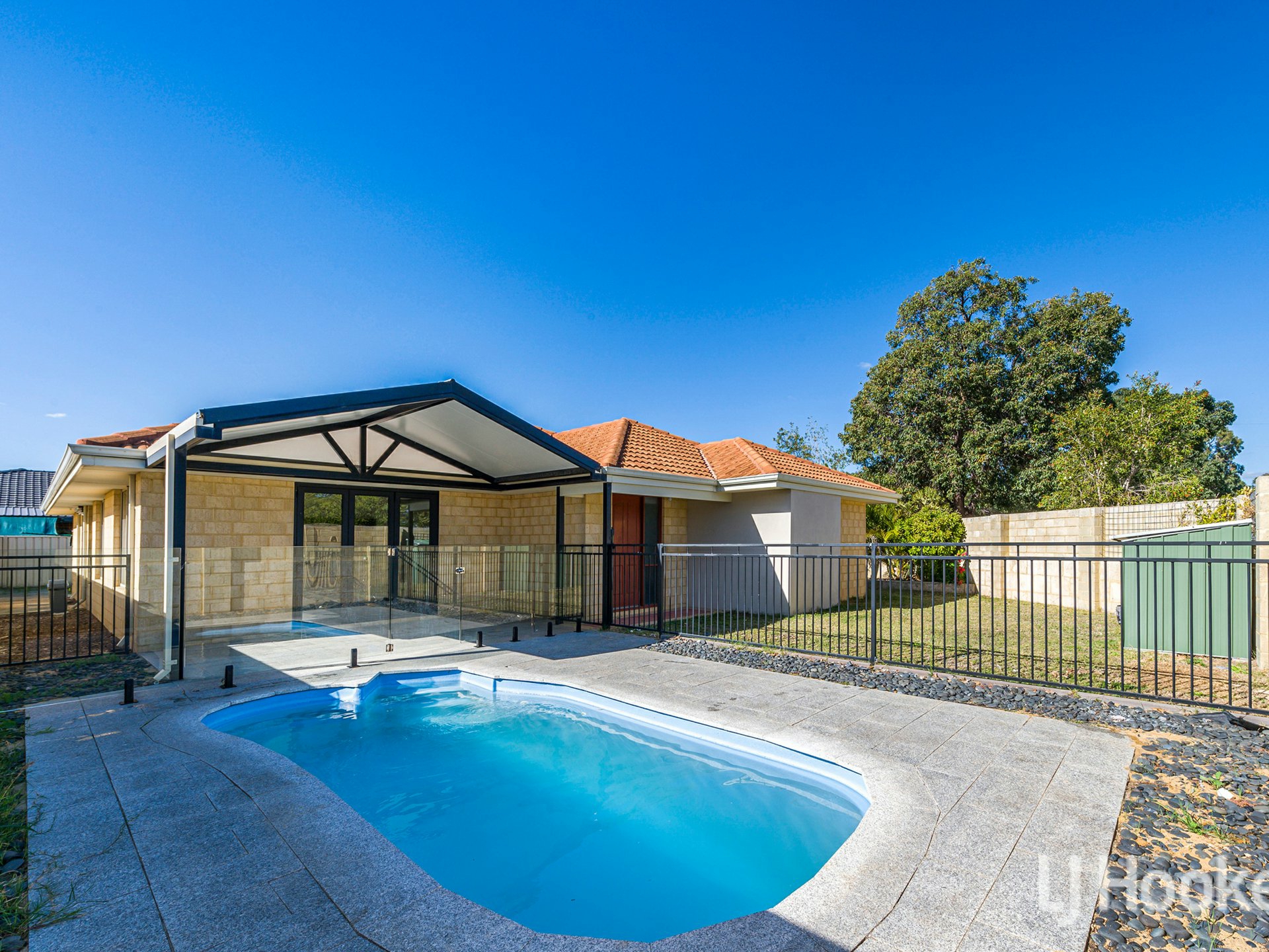 2 Putting Green, MADDINGTON