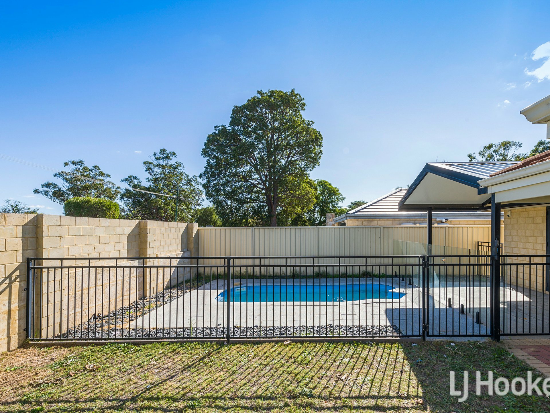 2 Putting Green, MADDINGTON