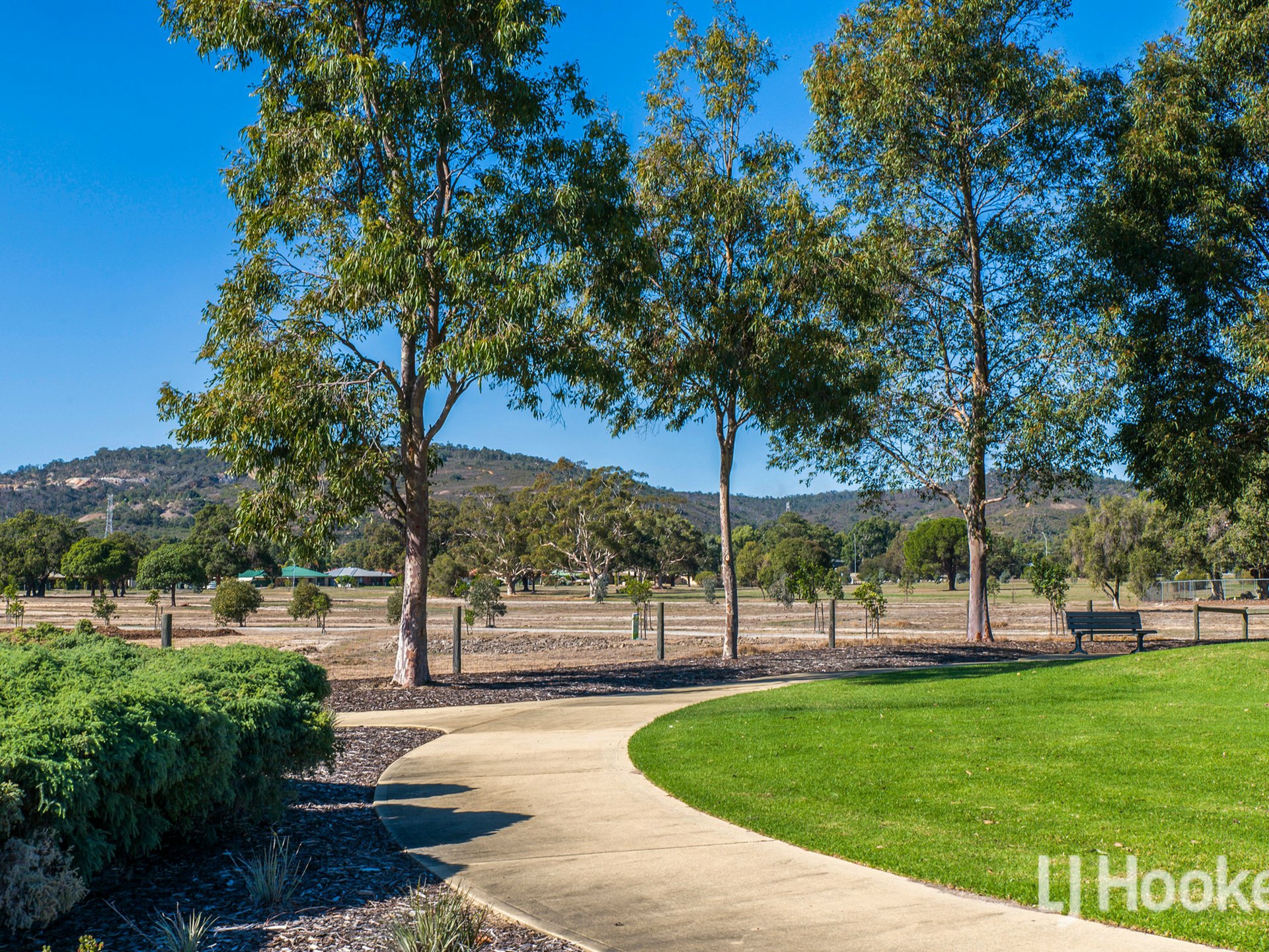 2 Putting Green, MADDINGTON
