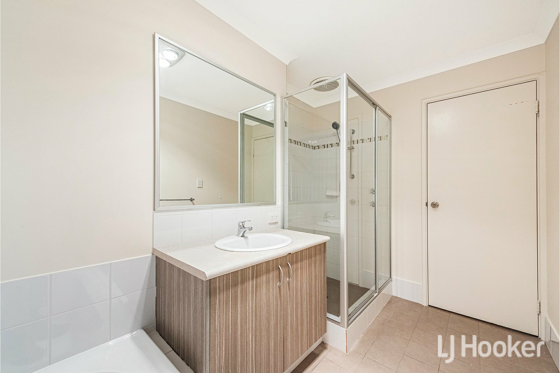 1 Southampton Drive, PIARA WATERS