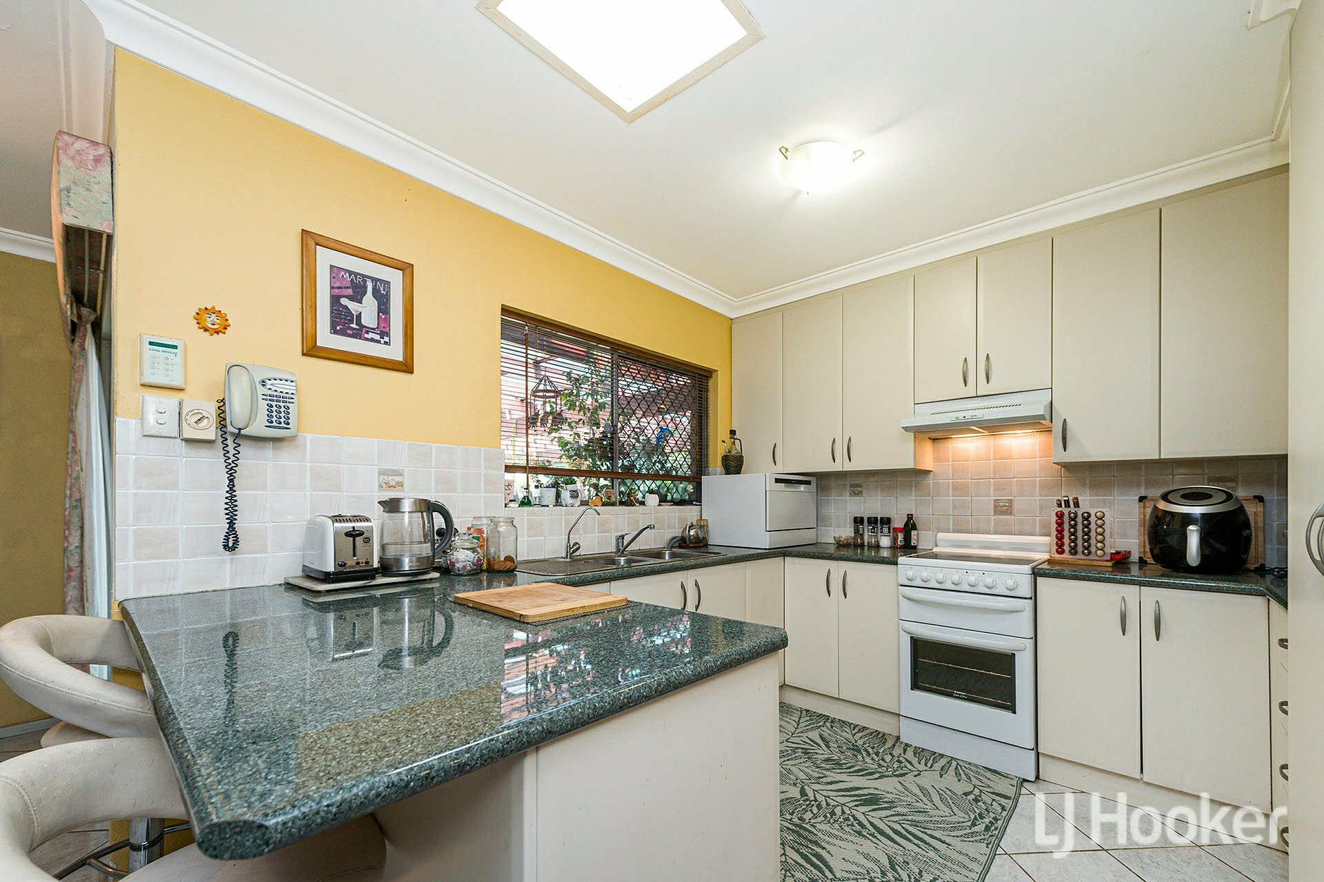 9 Lorenzo Street, THORNLIE
