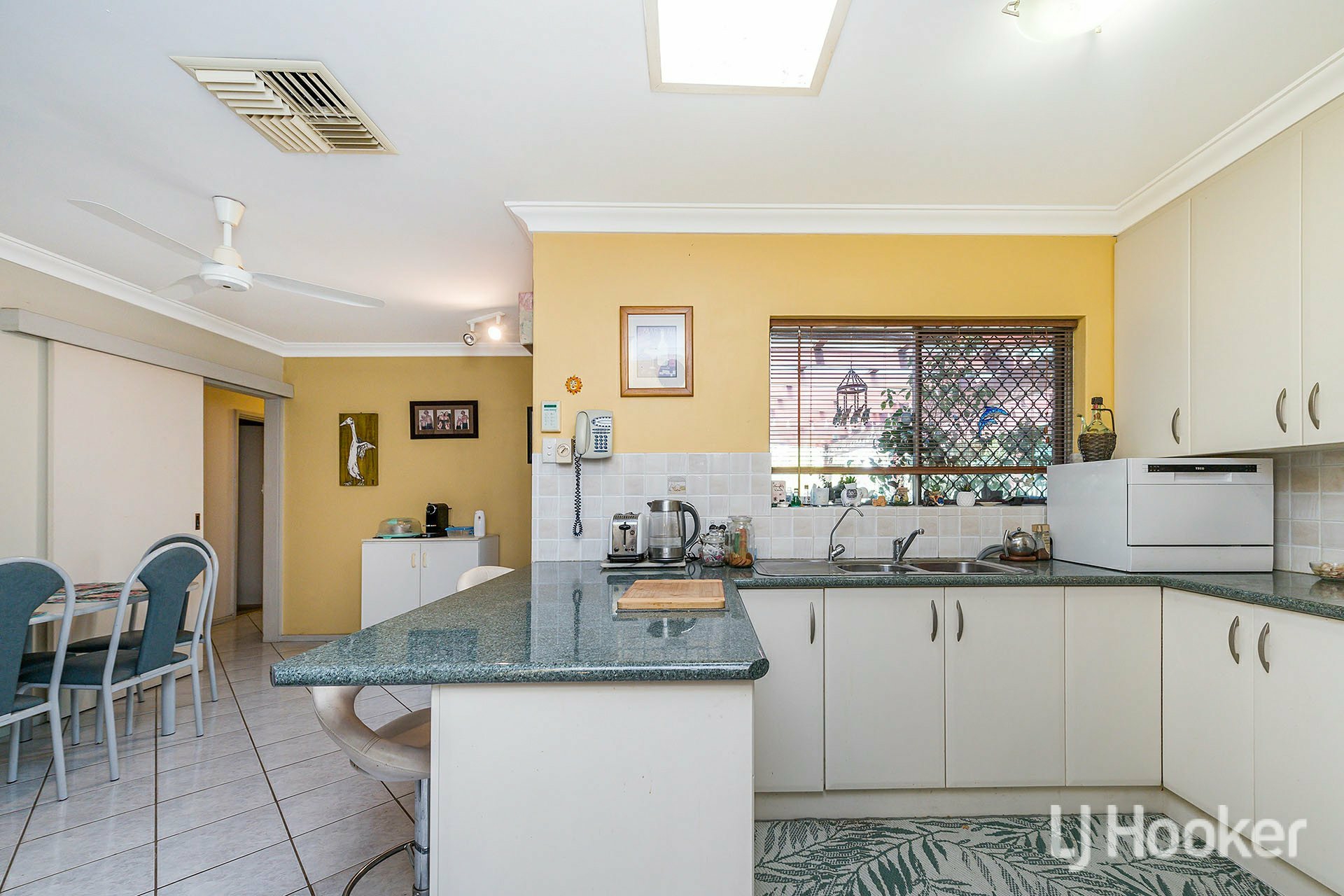9 Lorenzo Street, THORNLIE