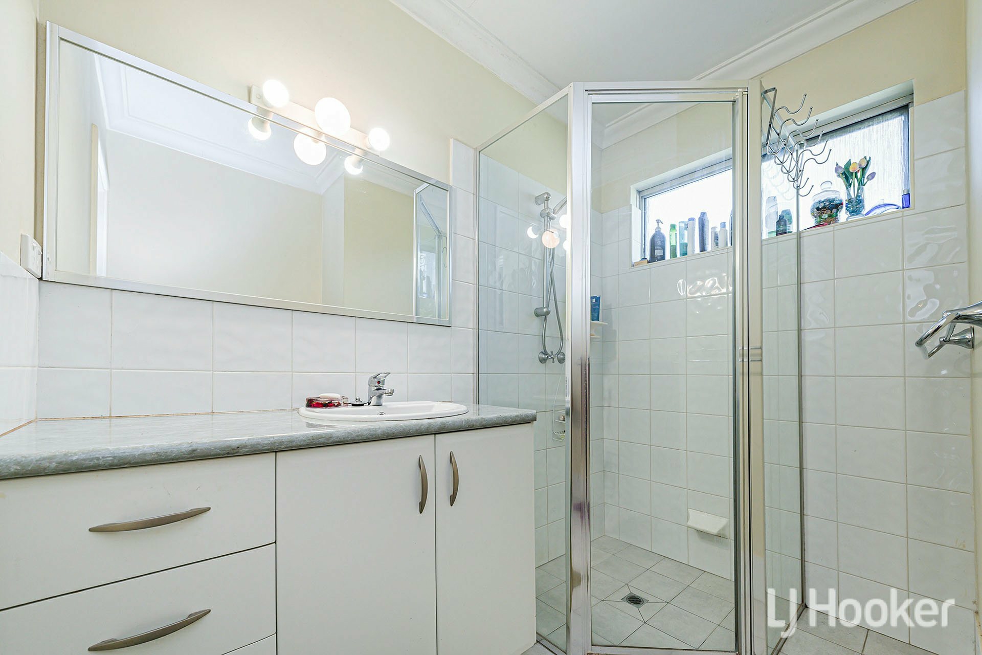 9 Lorenzo Street, THORNLIE