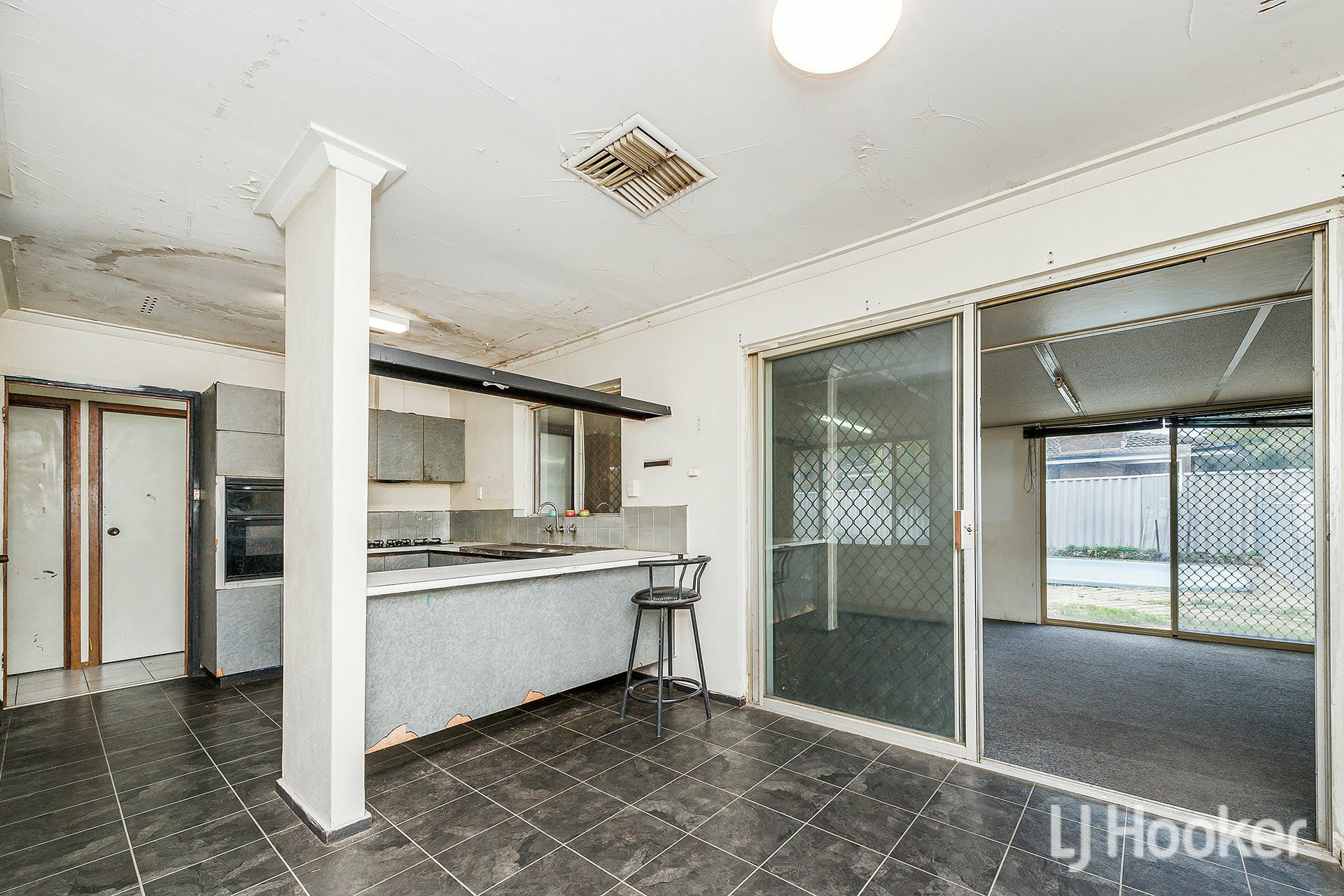 8 Cassidy Road, THORNLIE