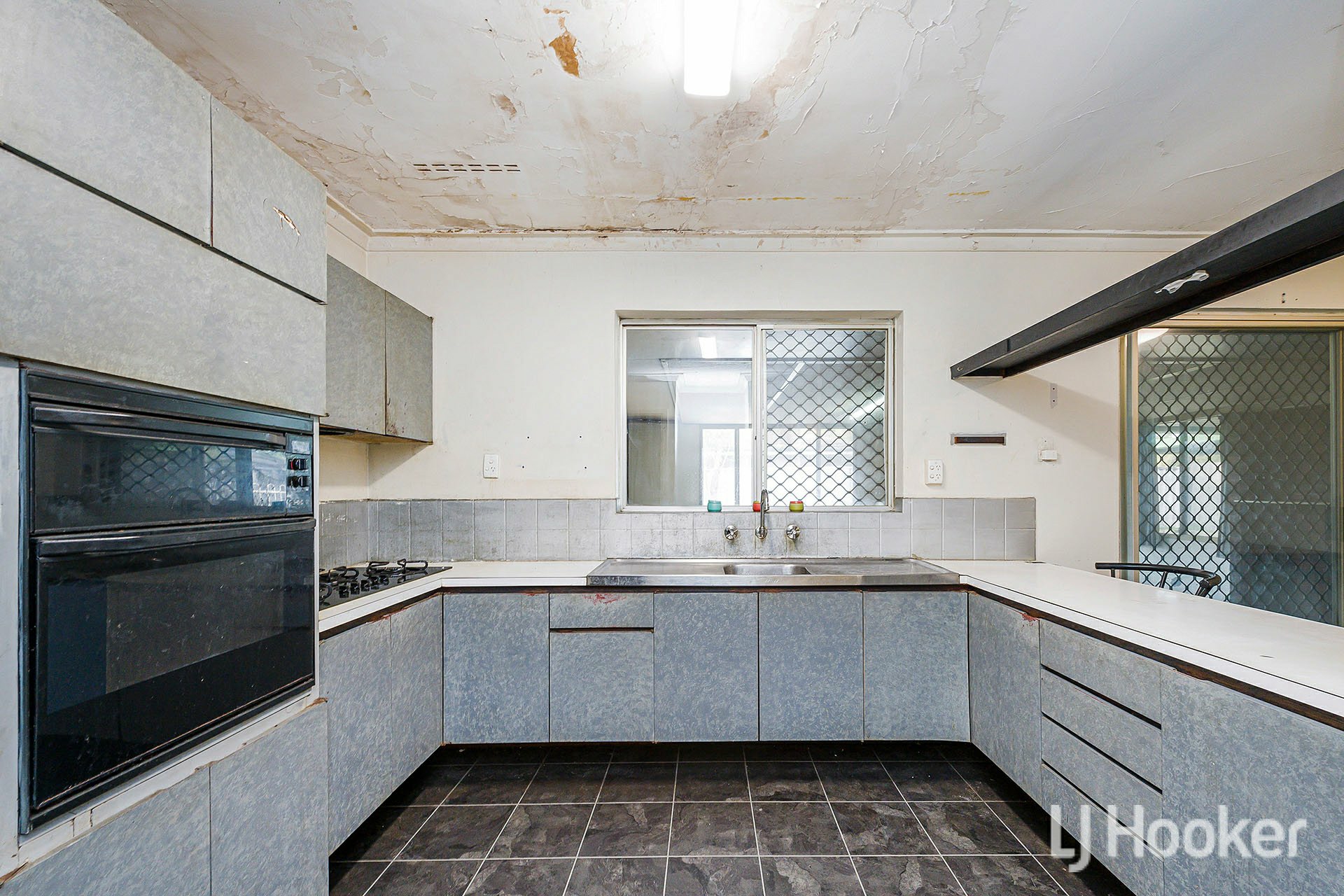 8 Cassidy Road, THORNLIE