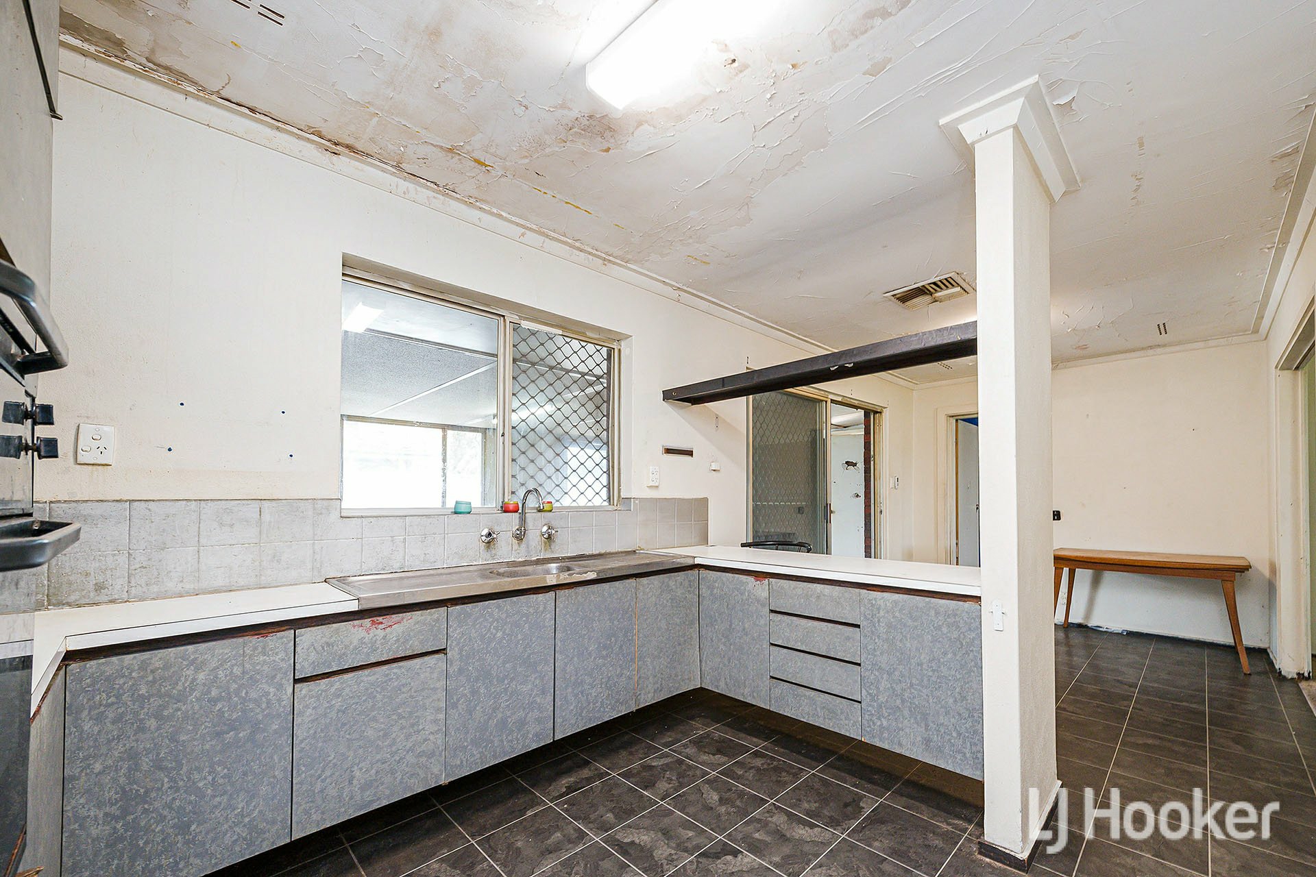 8 Cassidy Road, THORNLIE