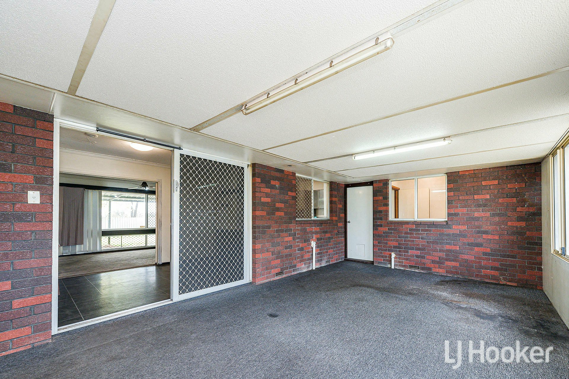 8 Cassidy Road, THORNLIE