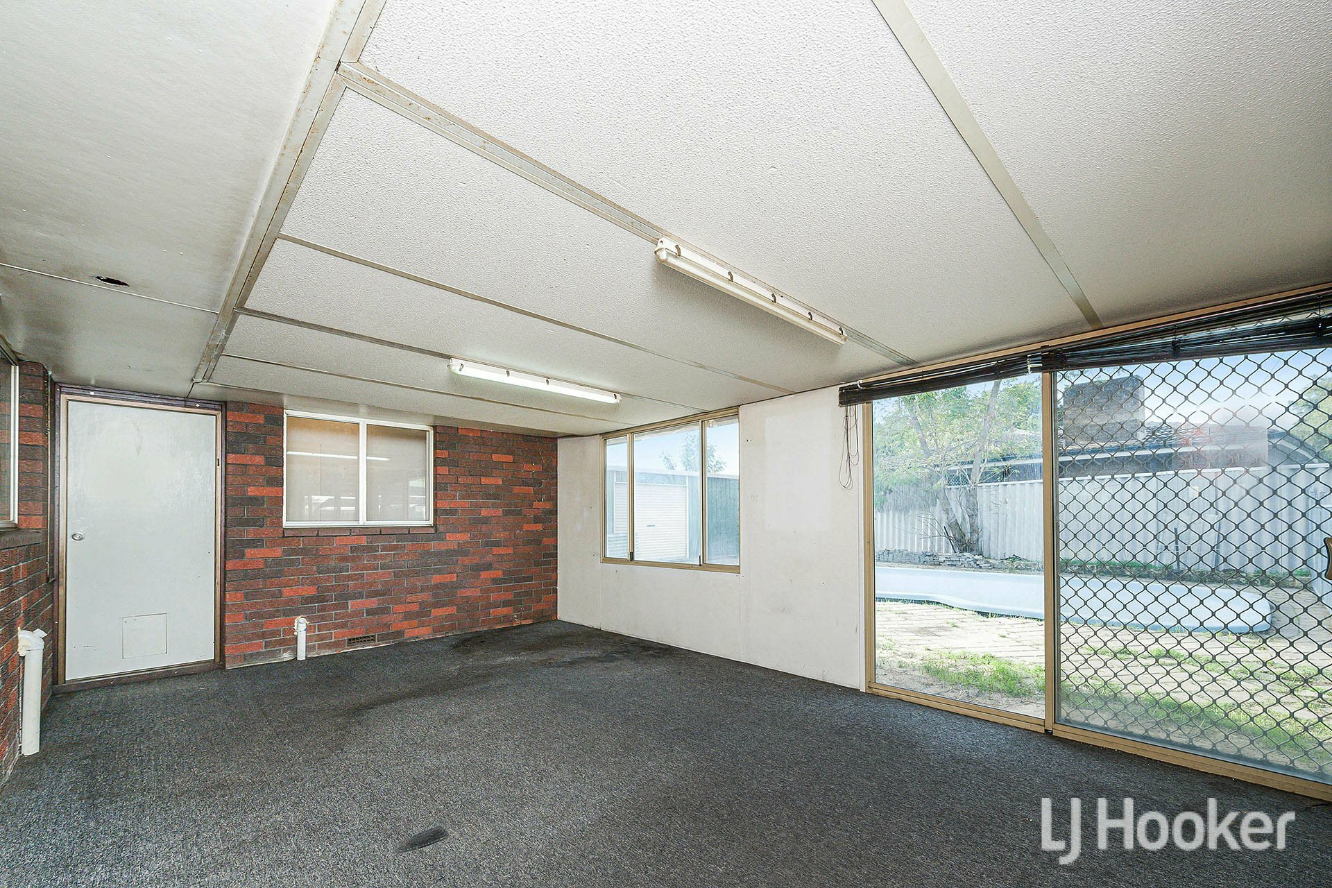 8 Cassidy Road, THORNLIE