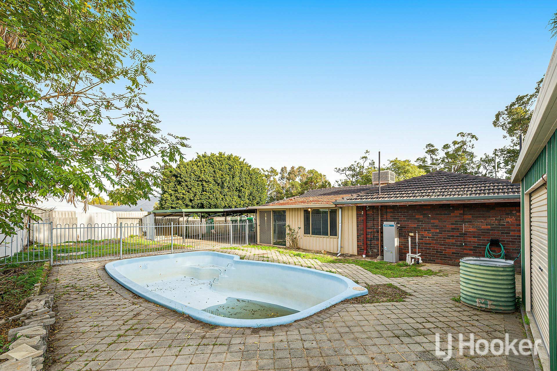 8 Cassidy Road, THORNLIE
