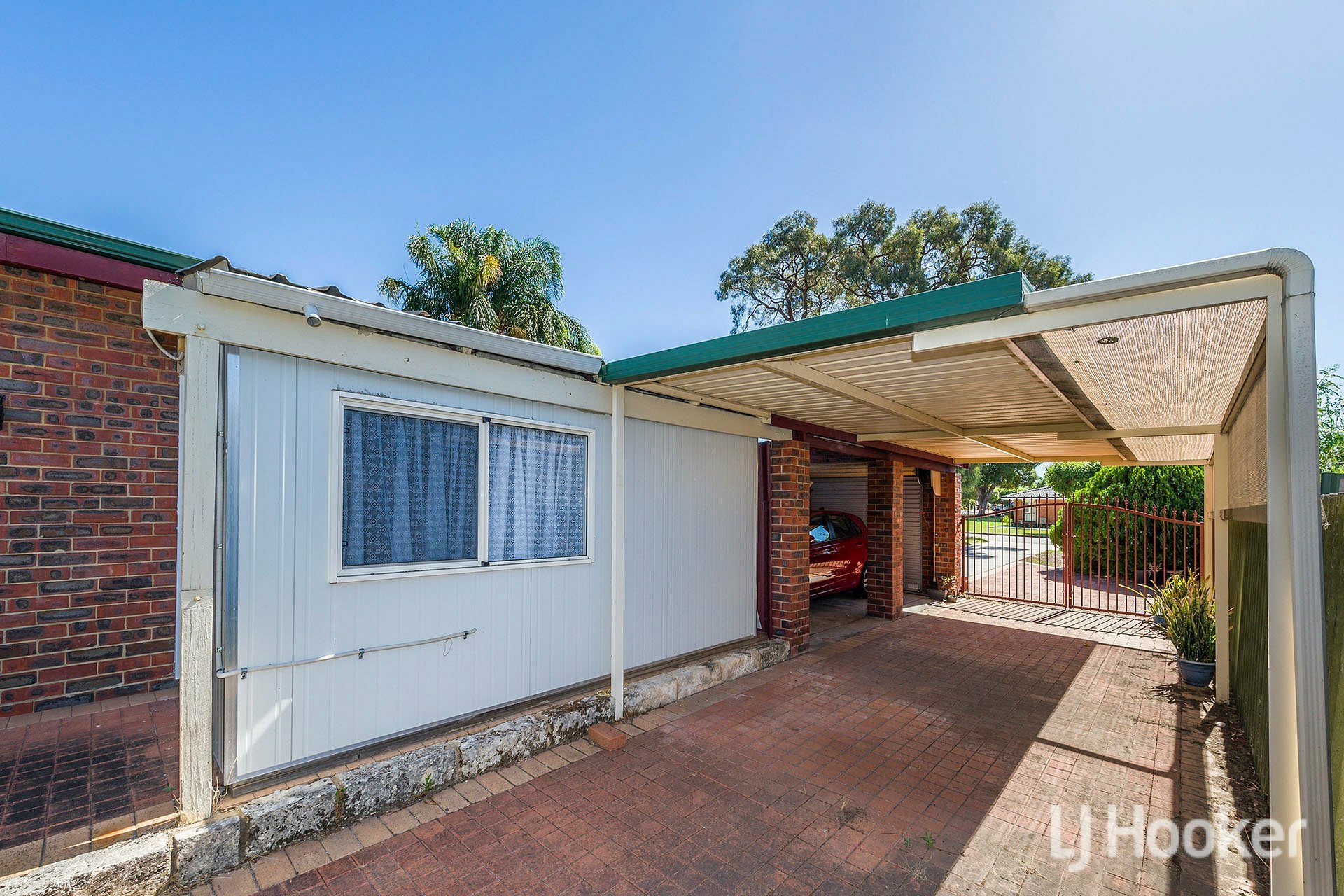 9 Lorenzo Street, THORNLIE