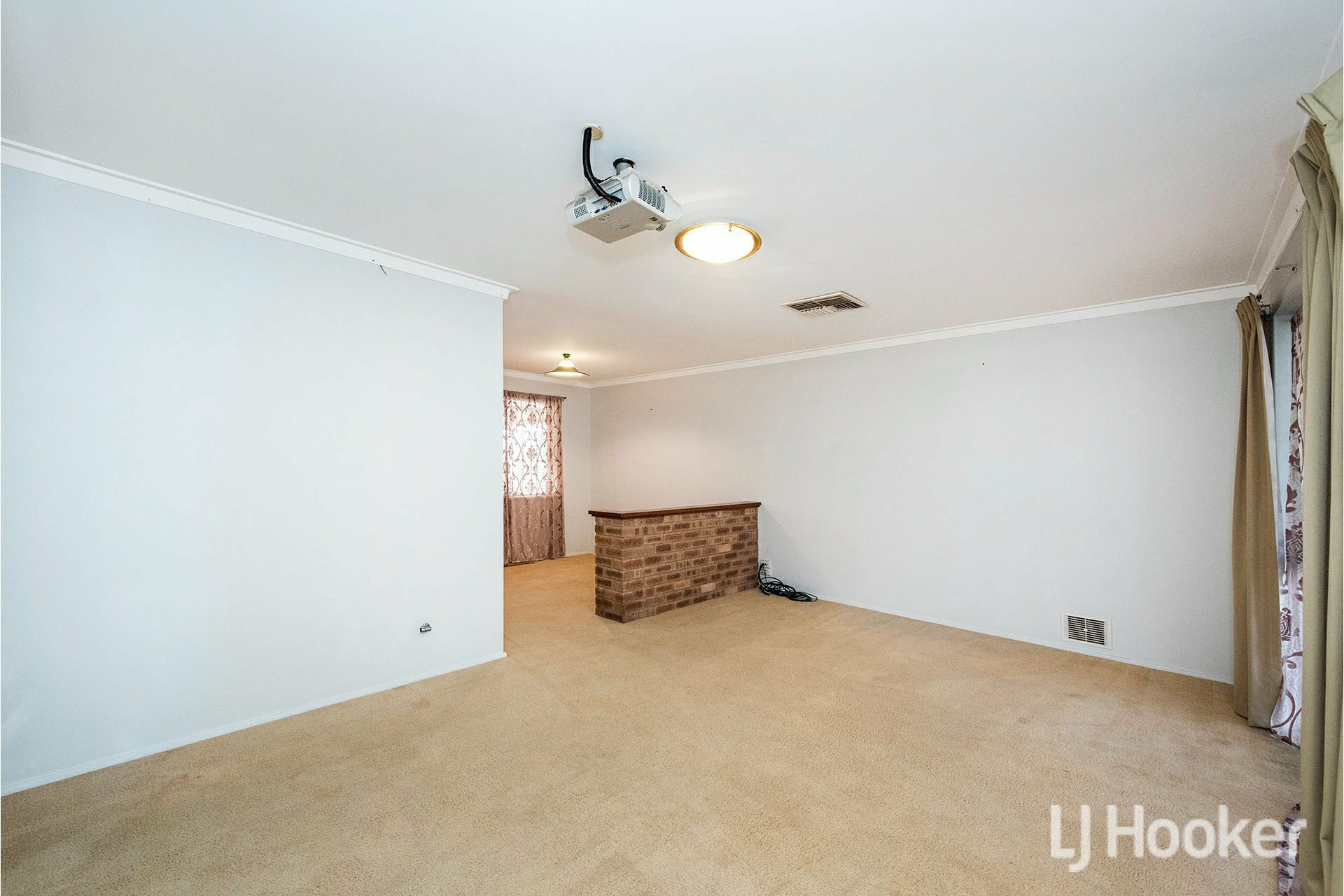 15 Rushbrook Way, THORNLIE