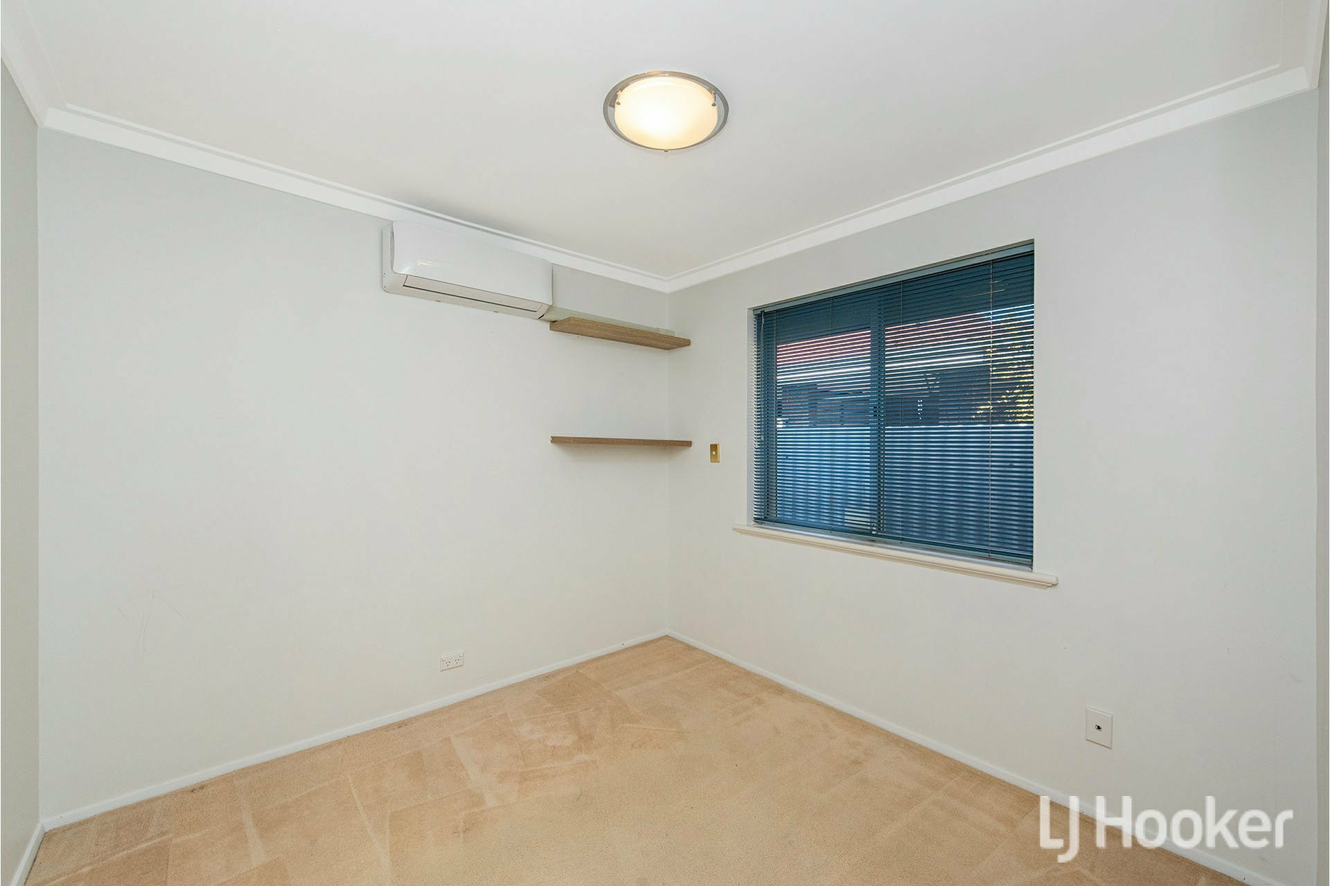 15 Rushbrook Way, THORNLIE