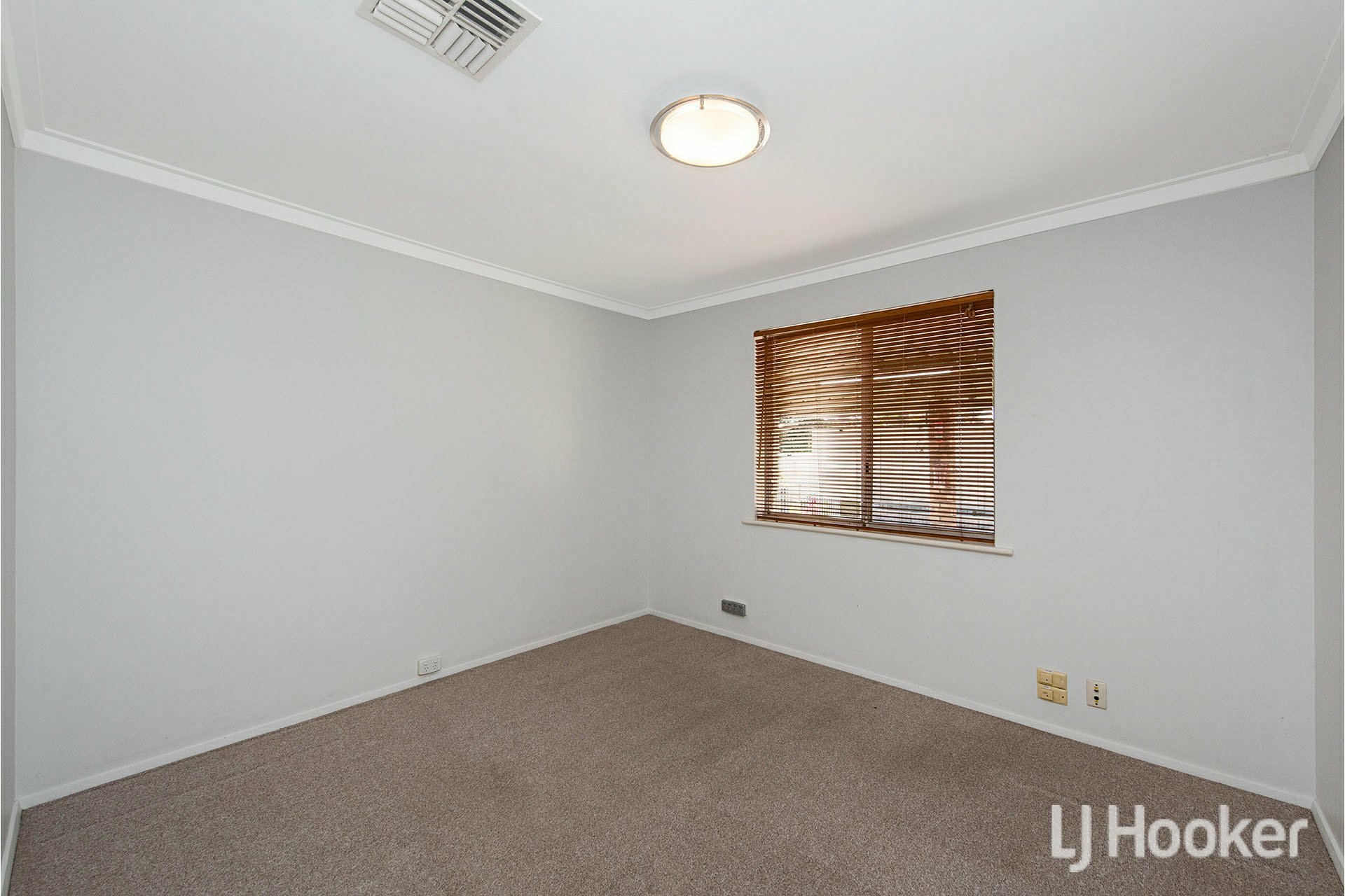 15 Rushbrook Way, THORNLIE