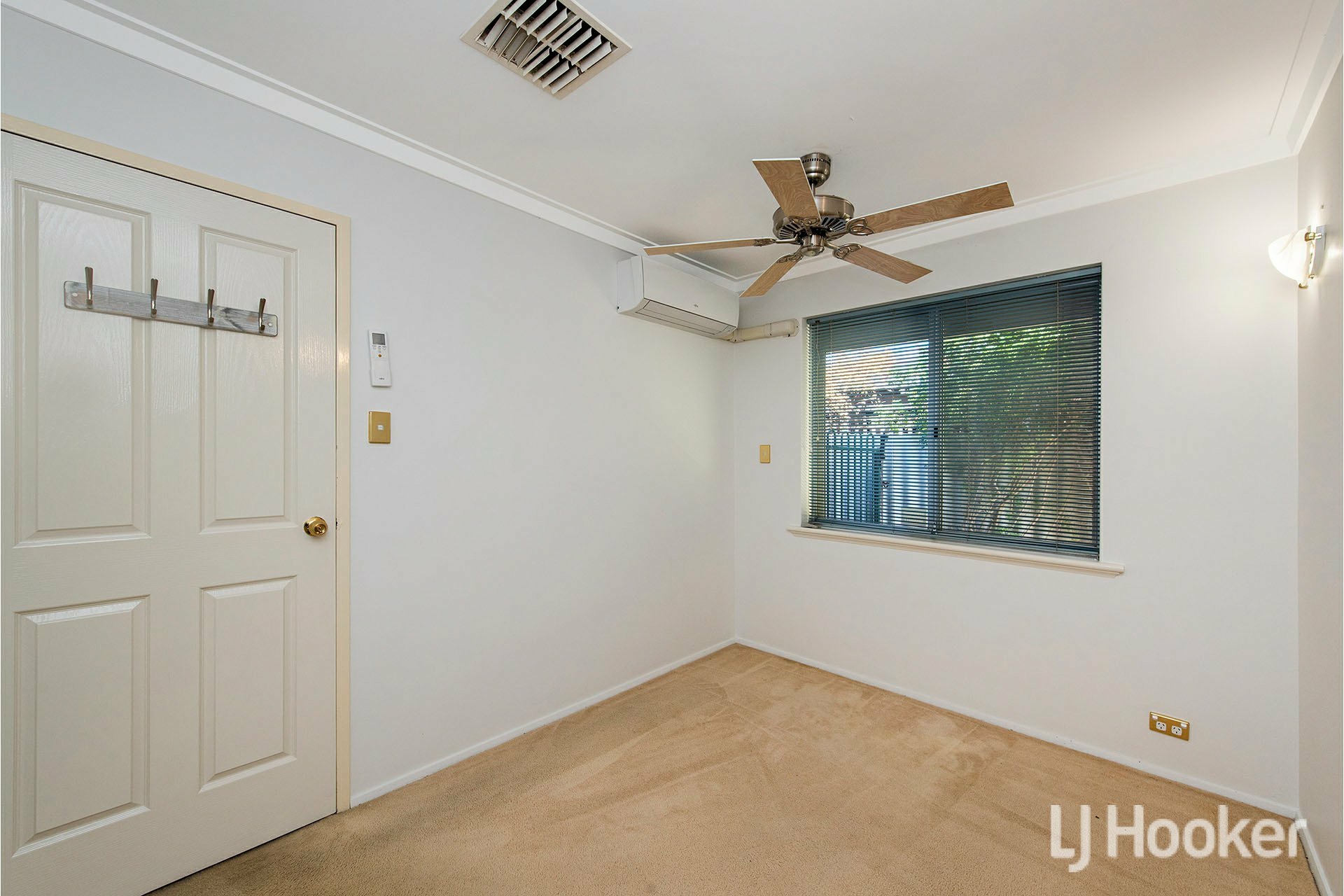 15 Rushbrook Way, THORNLIE