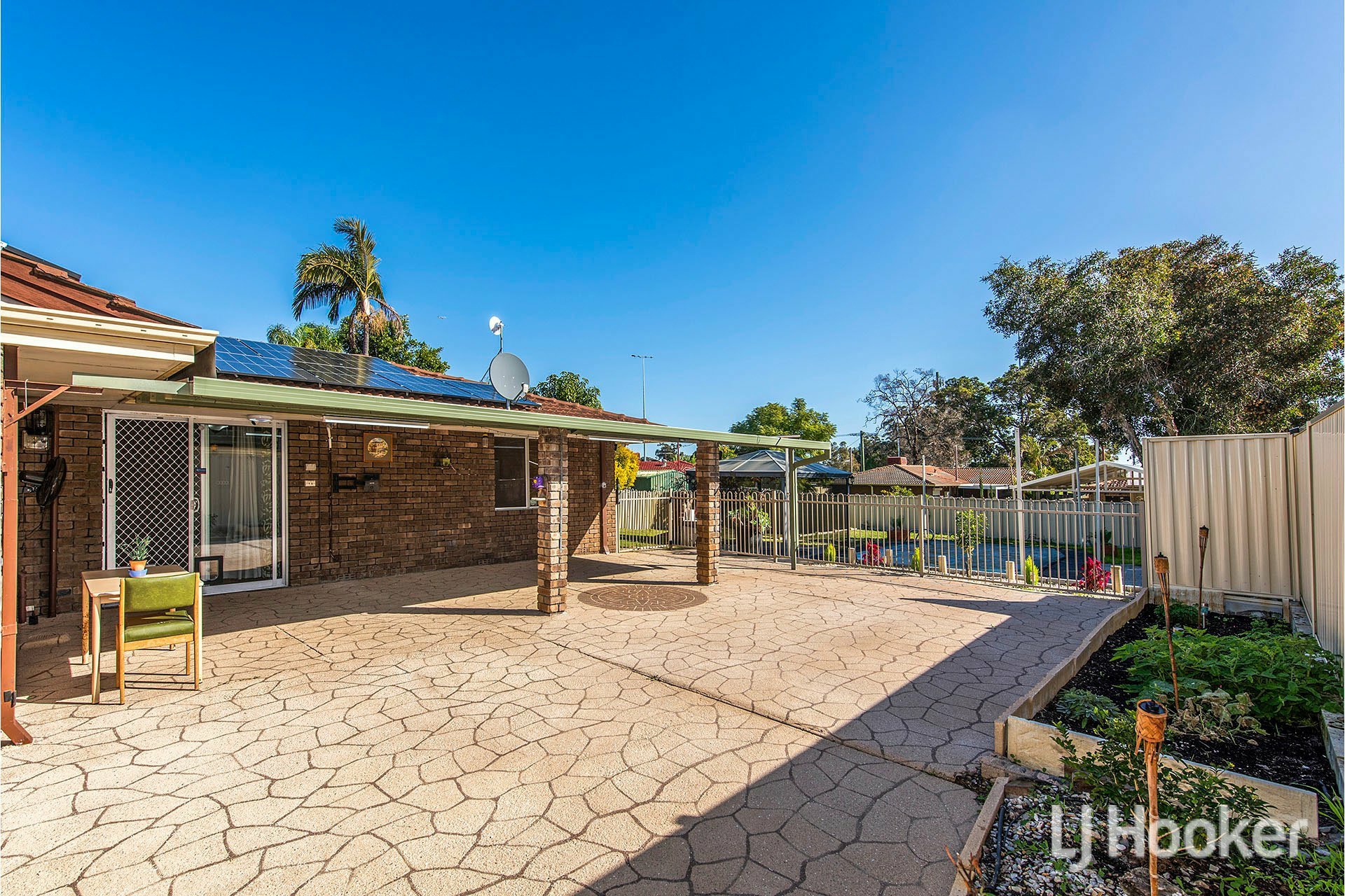 15 Rushbrook Way, THORNLIE