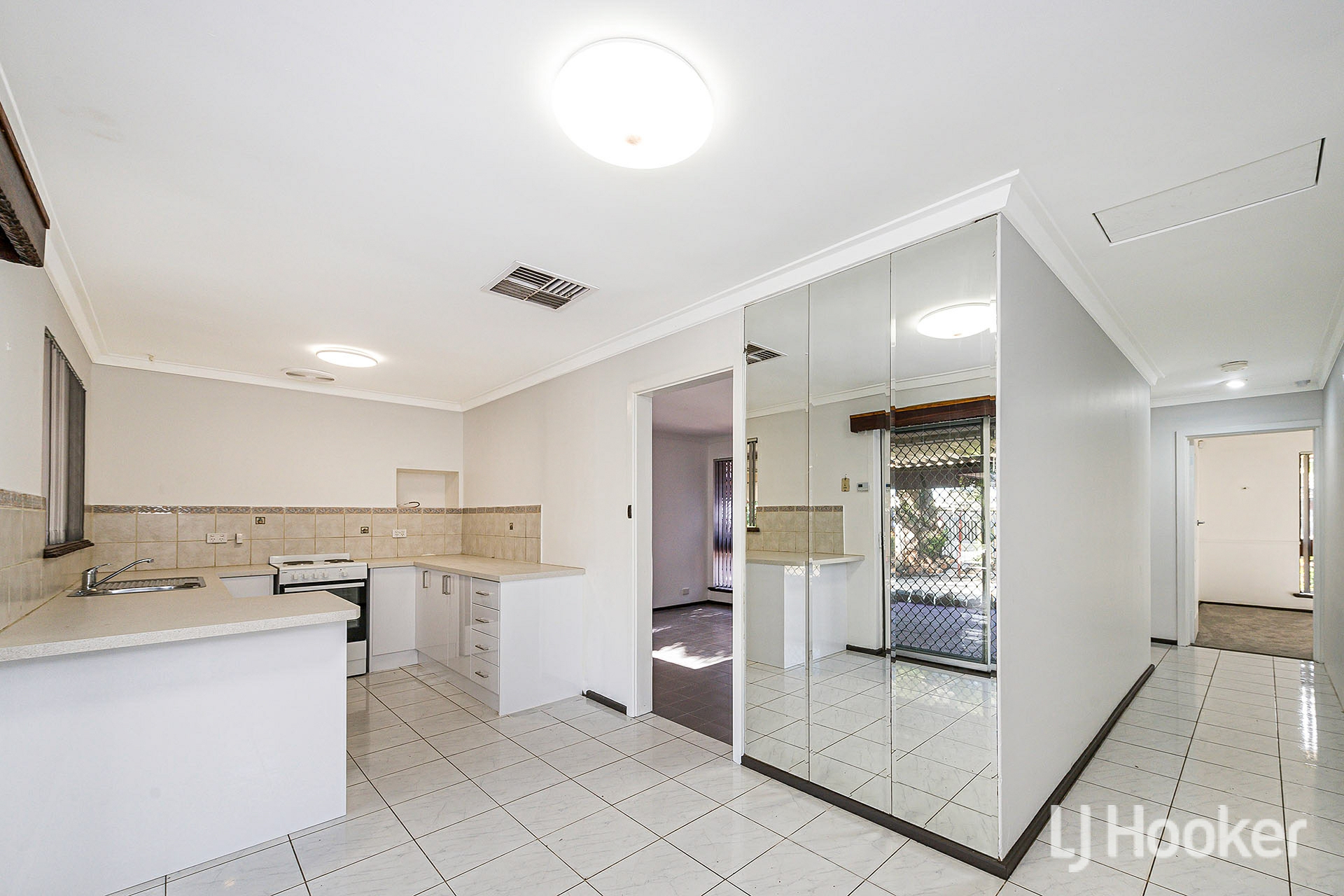 12 Tomlinson Place, ARMADALE