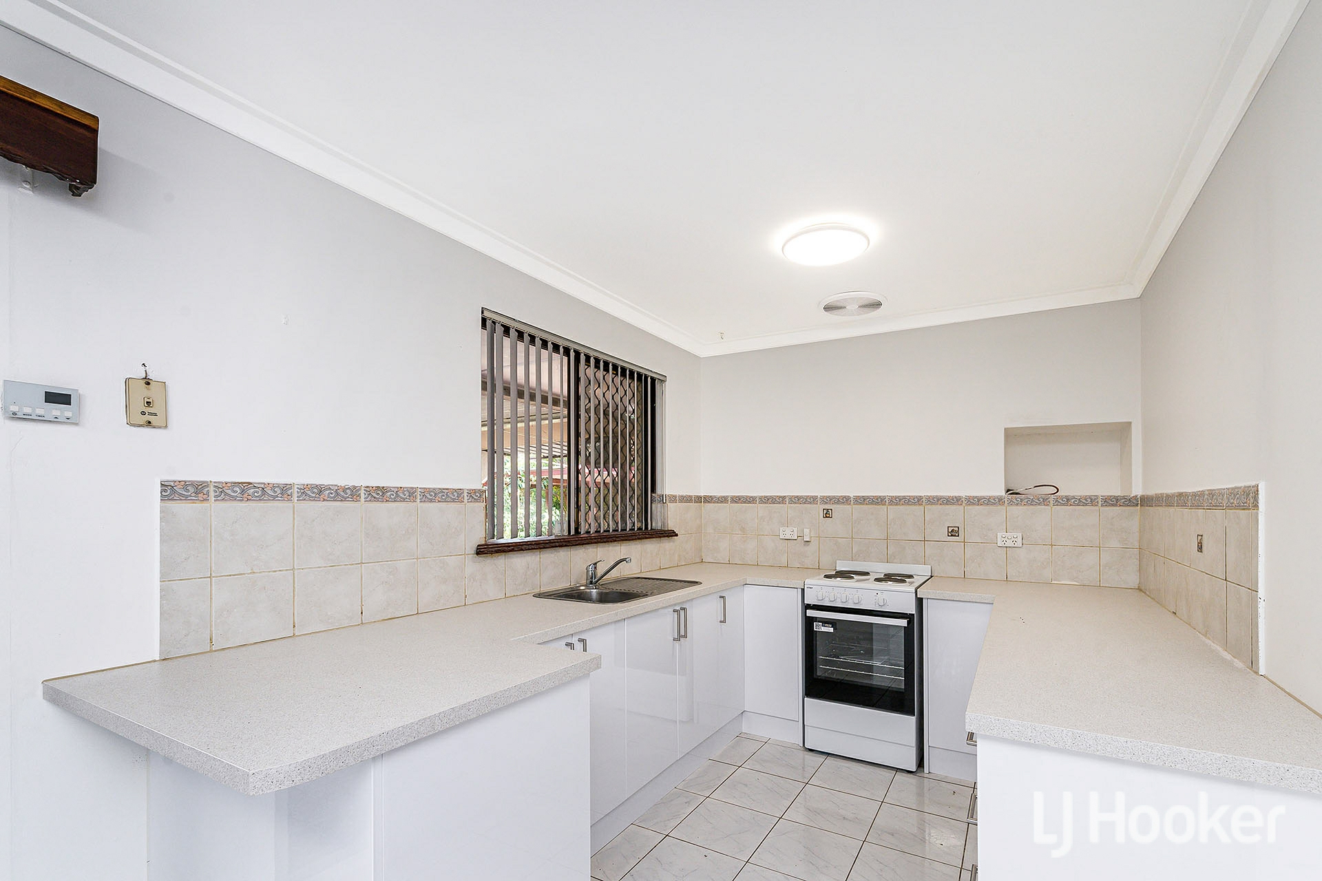12 Tomlinson Place, ARMADALE