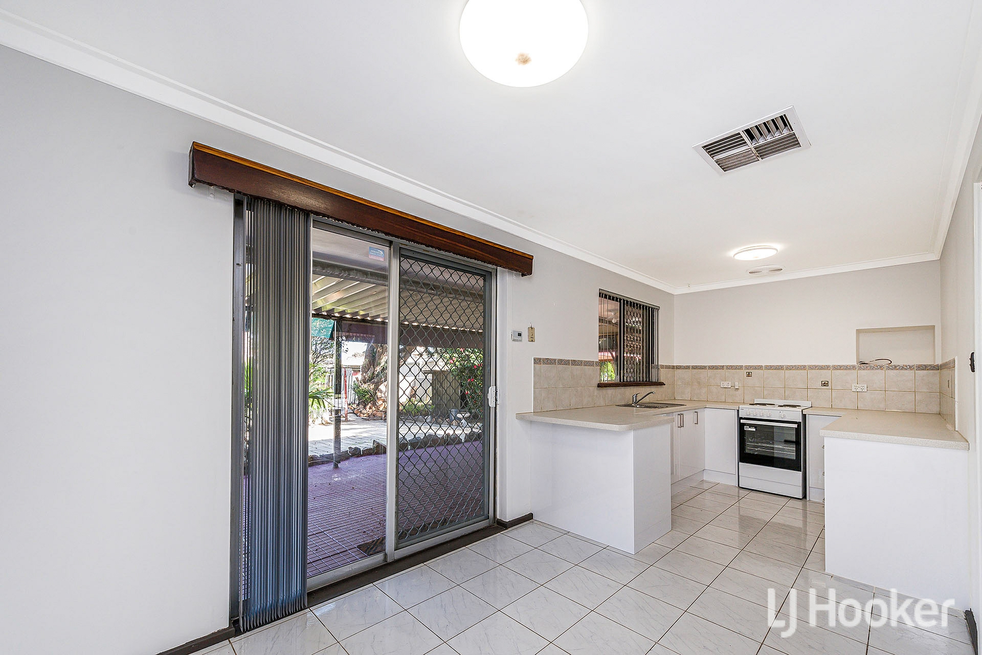 12 Tomlinson Place, ARMADALE
