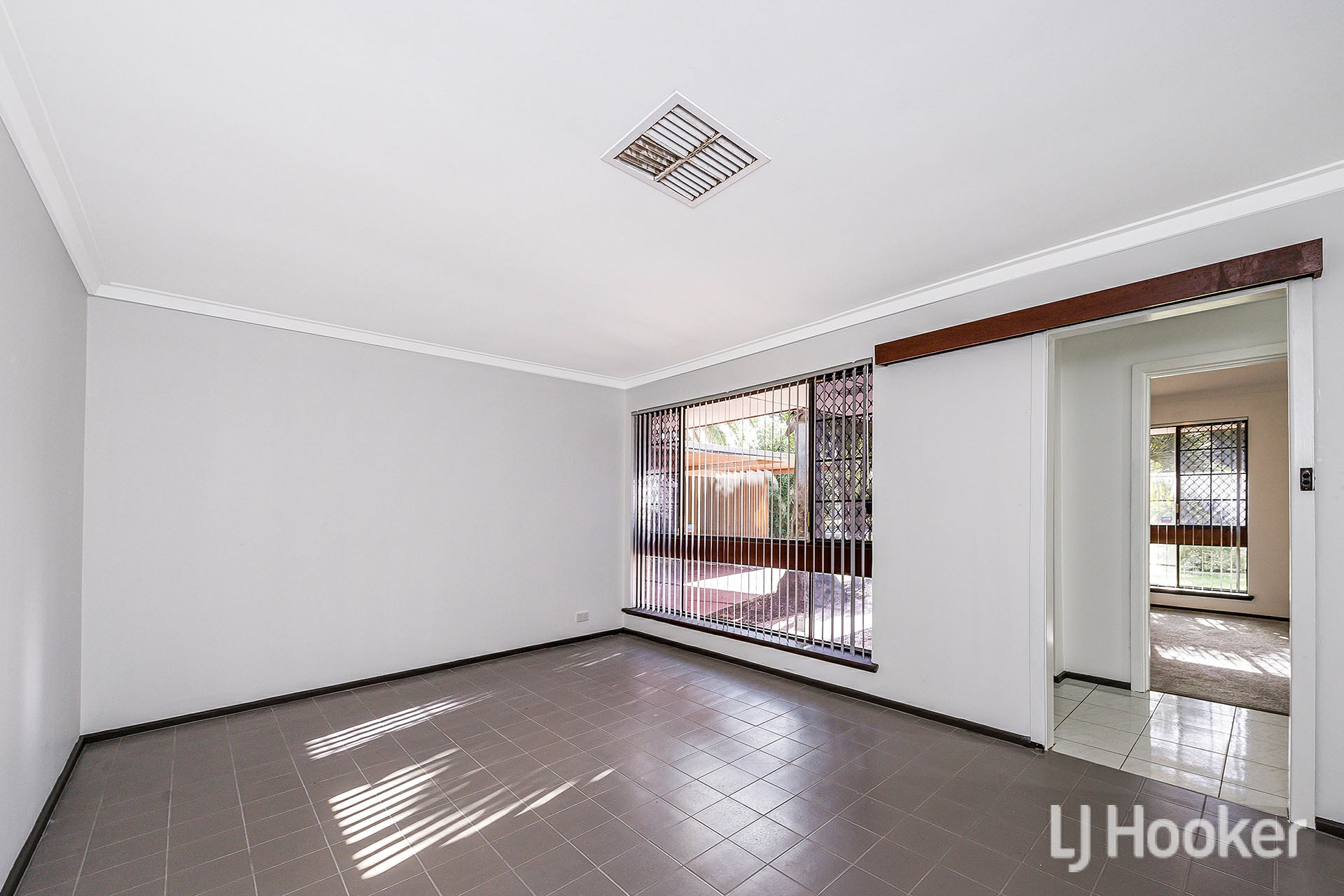 12 Tomlinson Place, ARMADALE