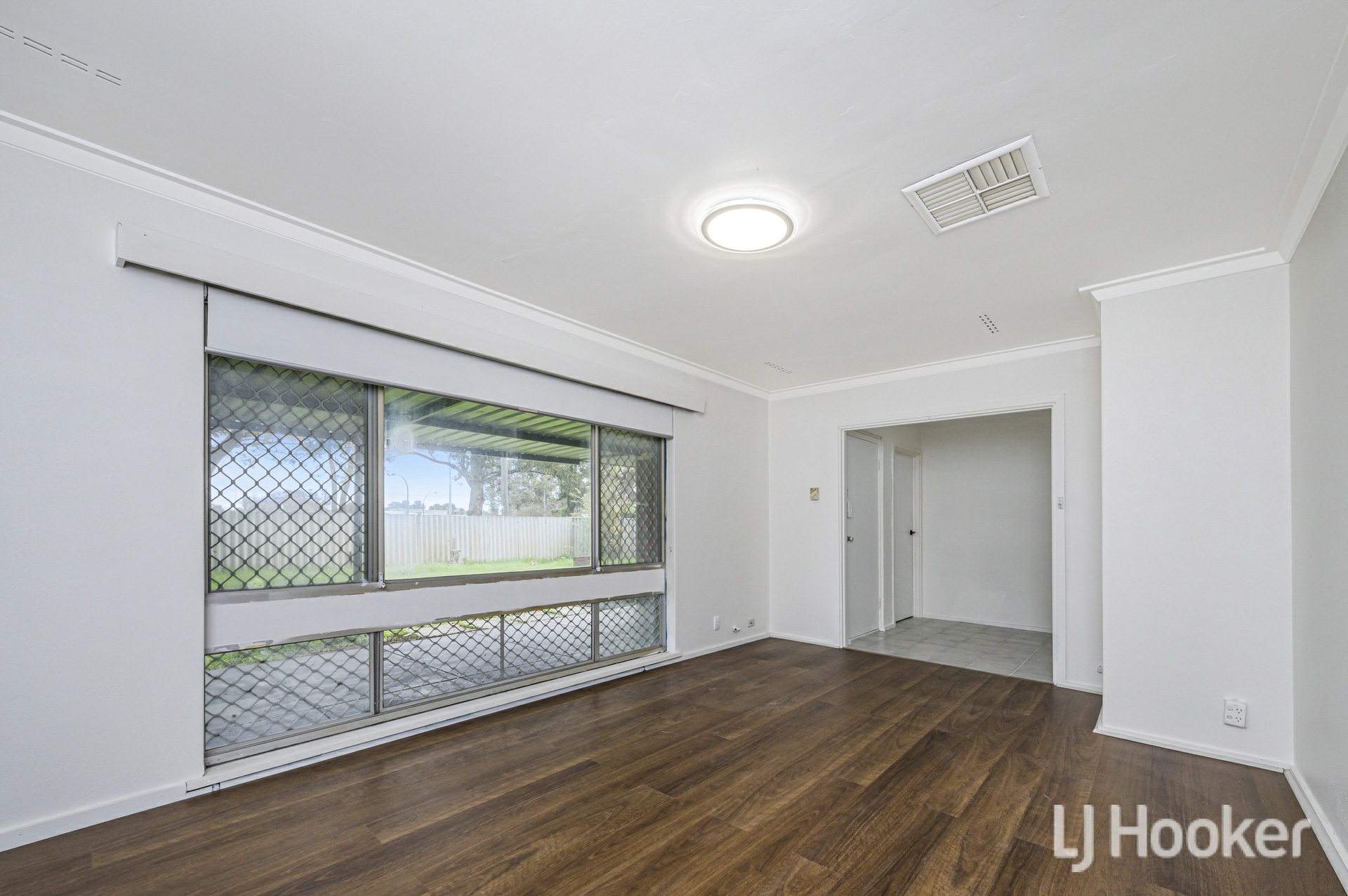 8 Cassidy Road, THORNLIE