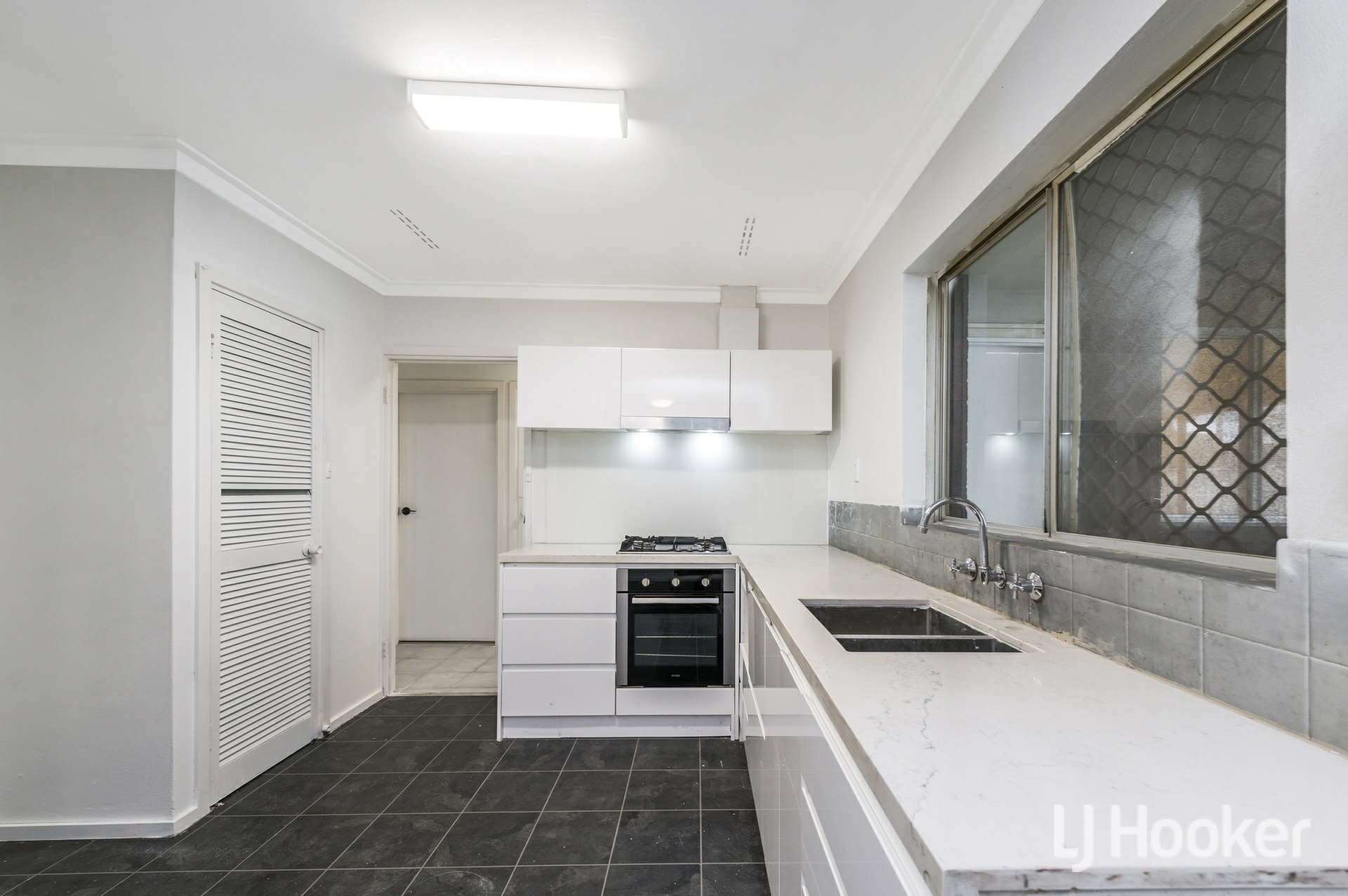 8 Cassidy Road, THORNLIE