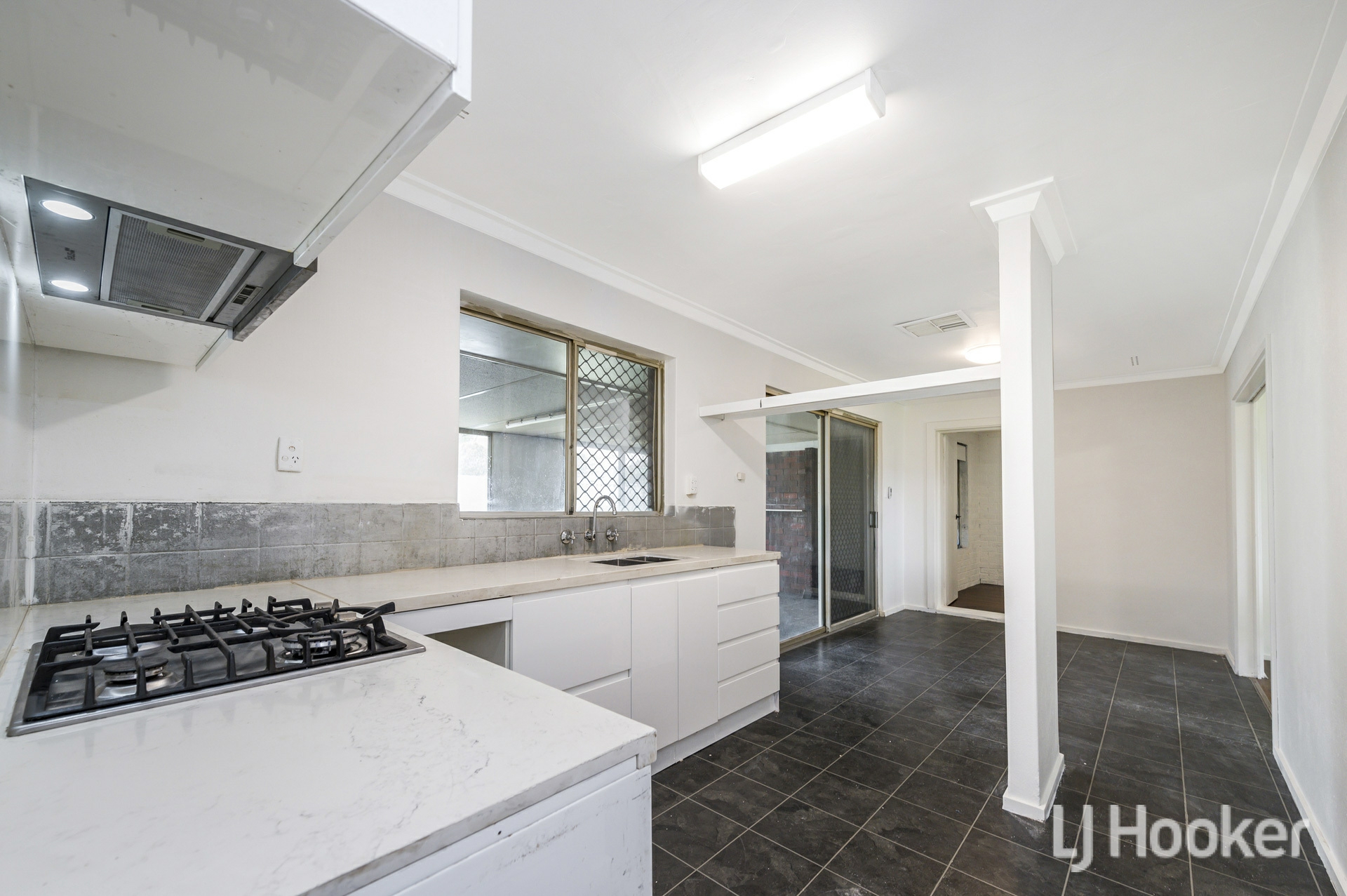 8 Cassidy Road, THORNLIE