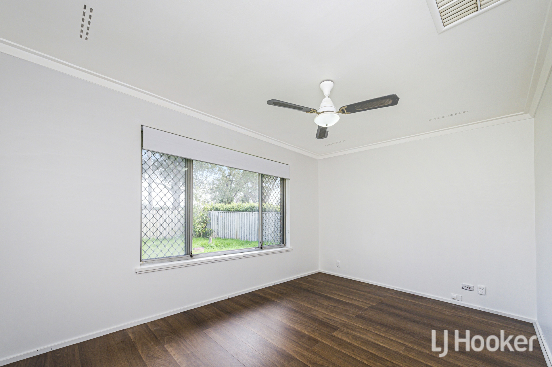8 Cassidy Road, THORNLIE